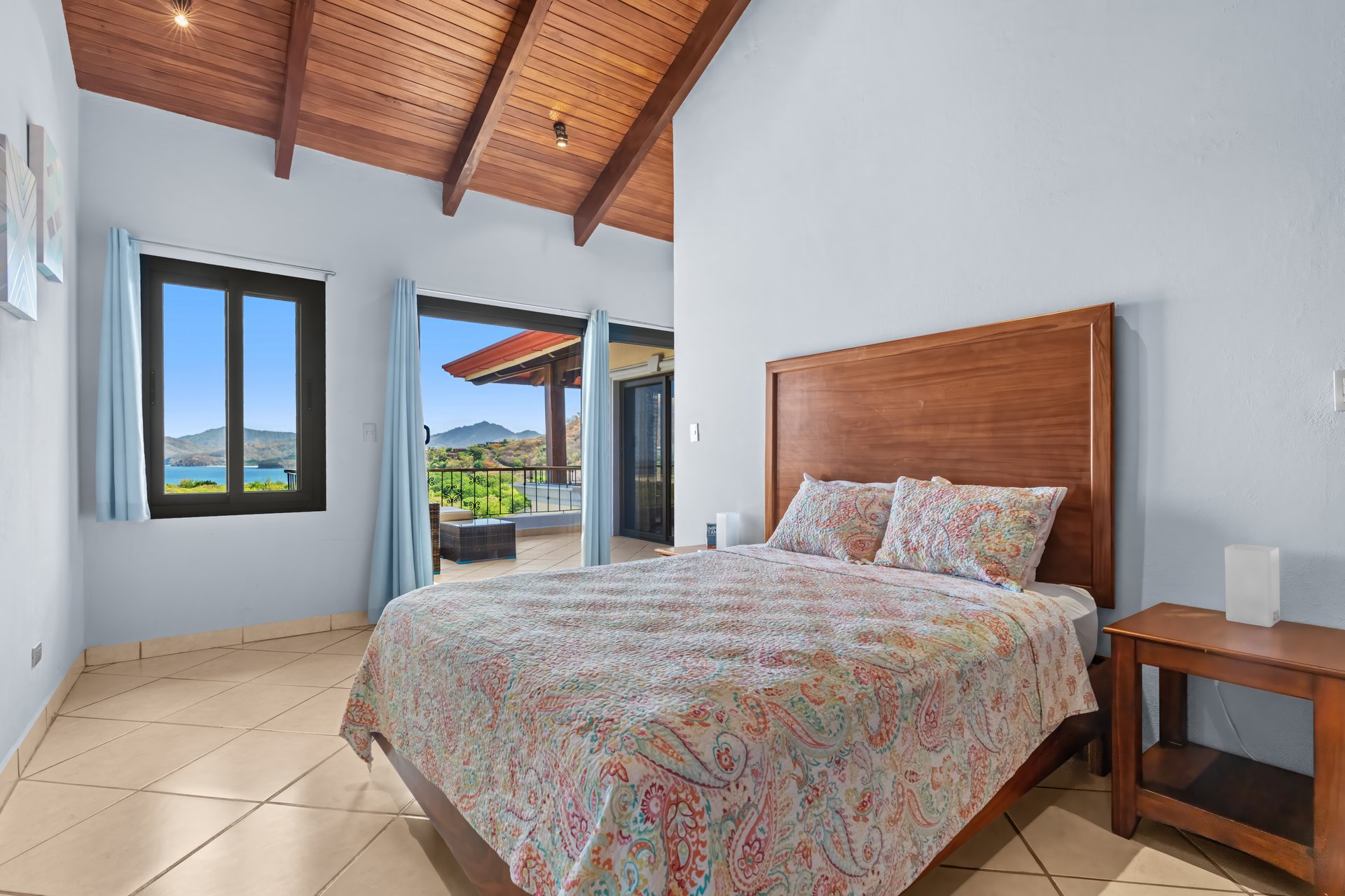 Casa Omega | Ocean View Apartment Complex in Altos de Flamingo