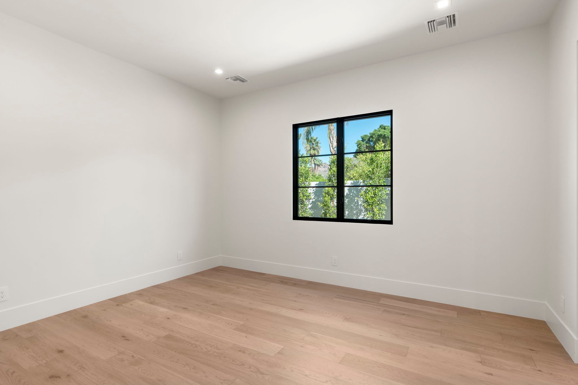 4220 N 57TH Place