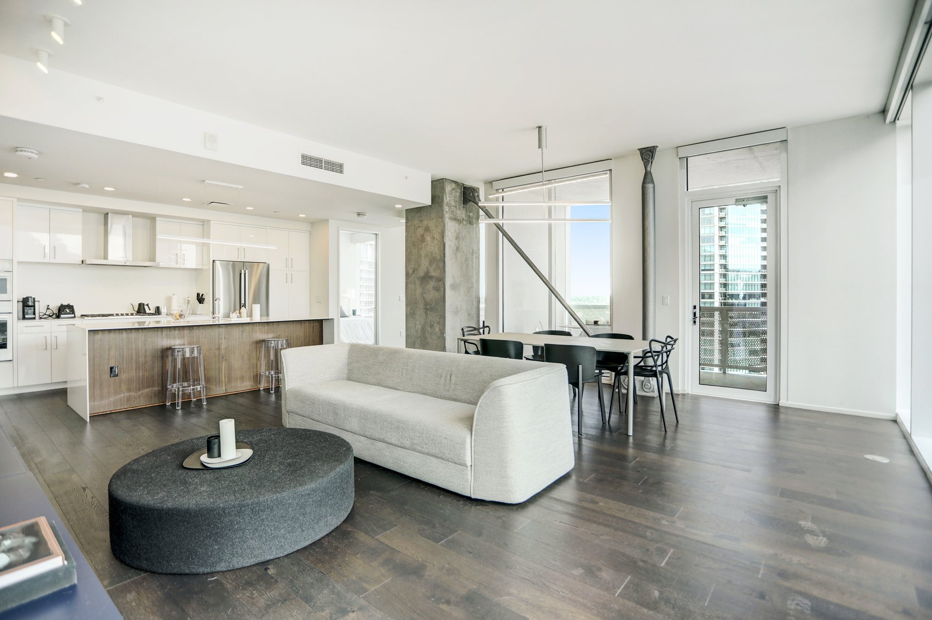 301 West Ave #2104