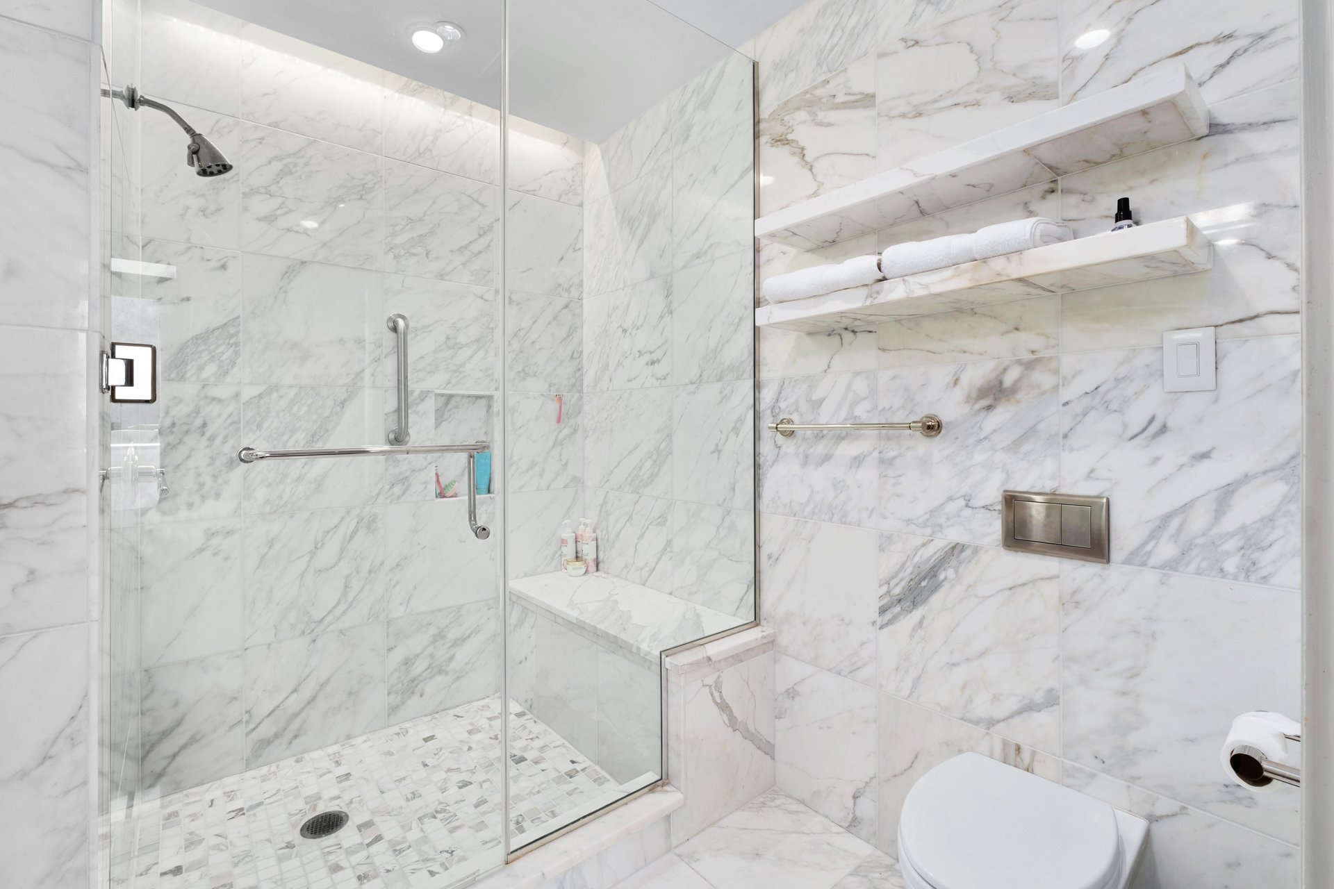 200 Congress Avenue #37H