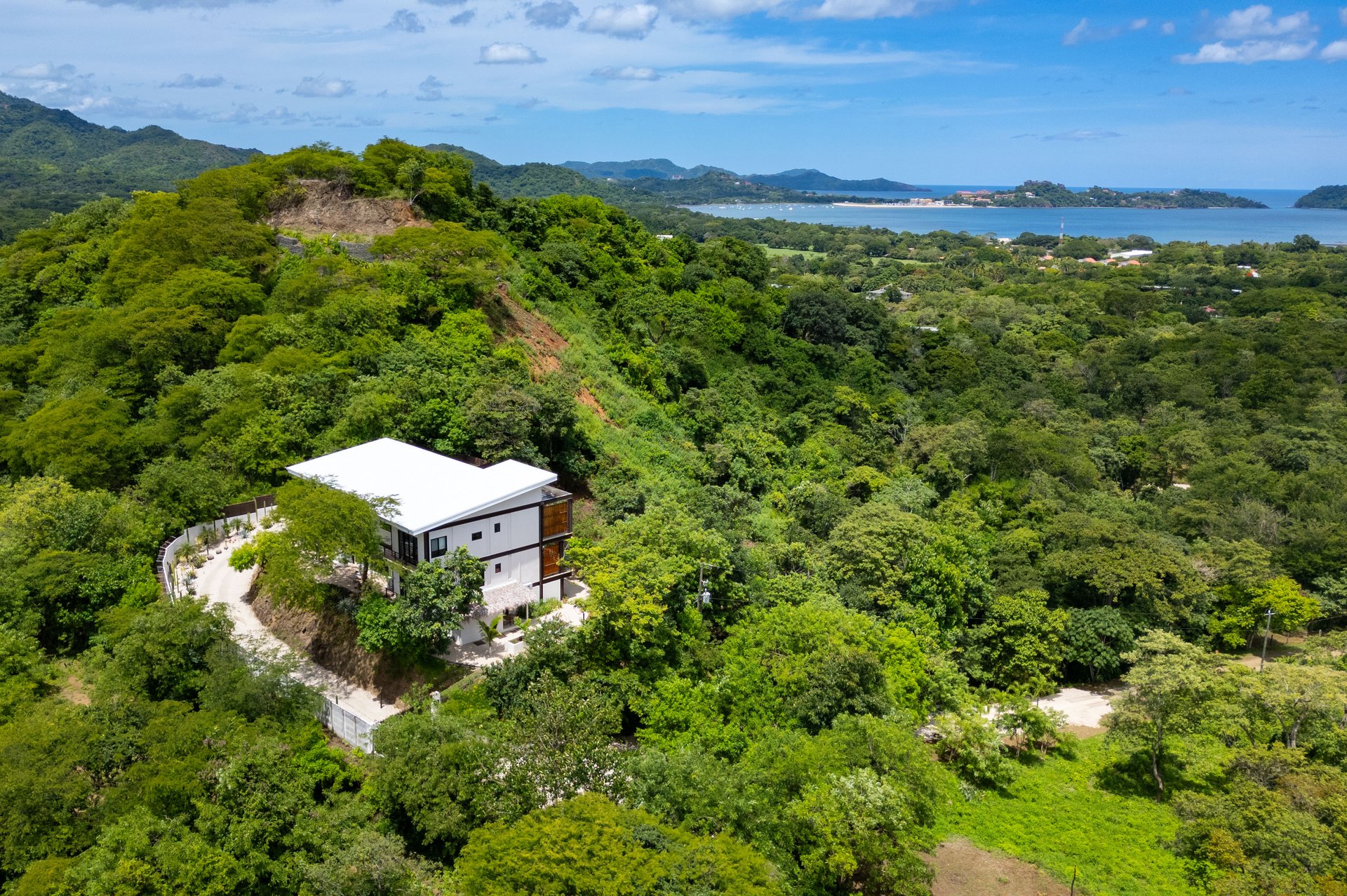 Casa Dos Lunas | Private Estate with Panoramic Ocean Views