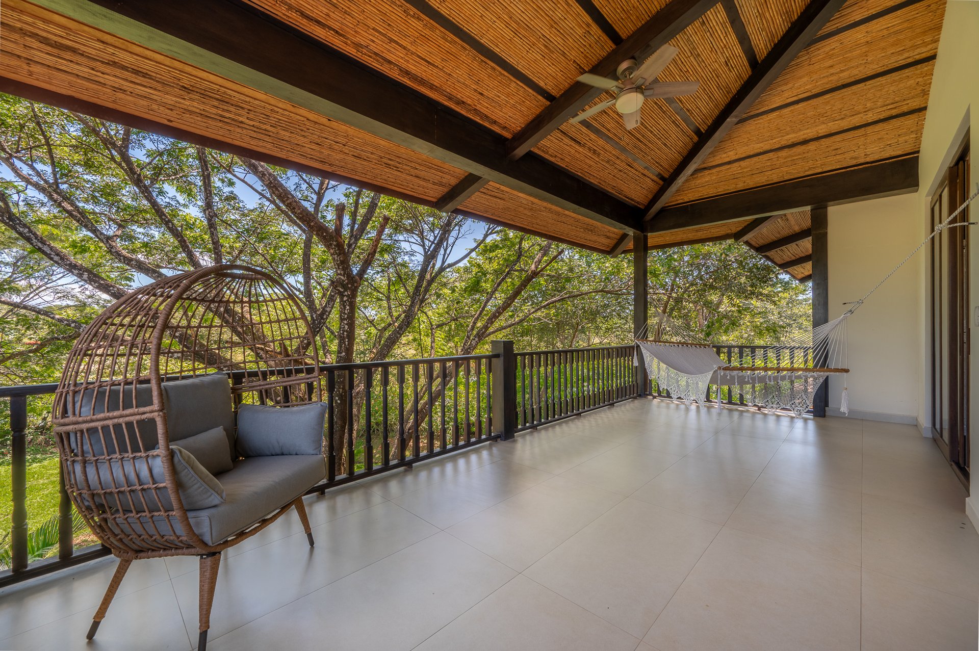 Malinches 27 A/B | Turnkey 6-Bedroom Duplex Investment in Hacienda Pinilla