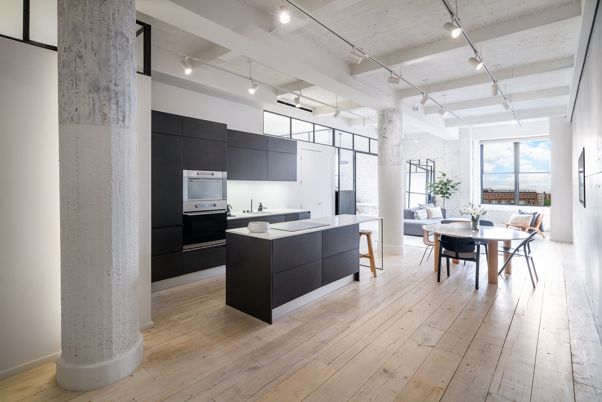 250 MERCER Street B1302