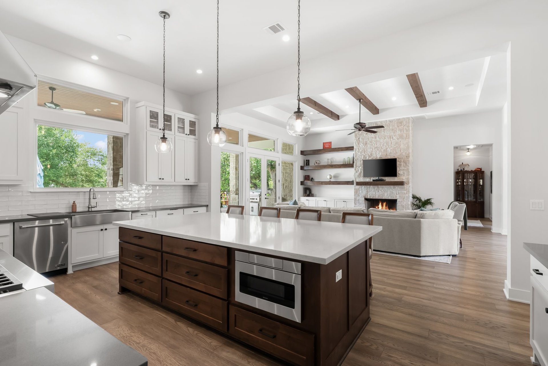 7808 Regolizia Cove