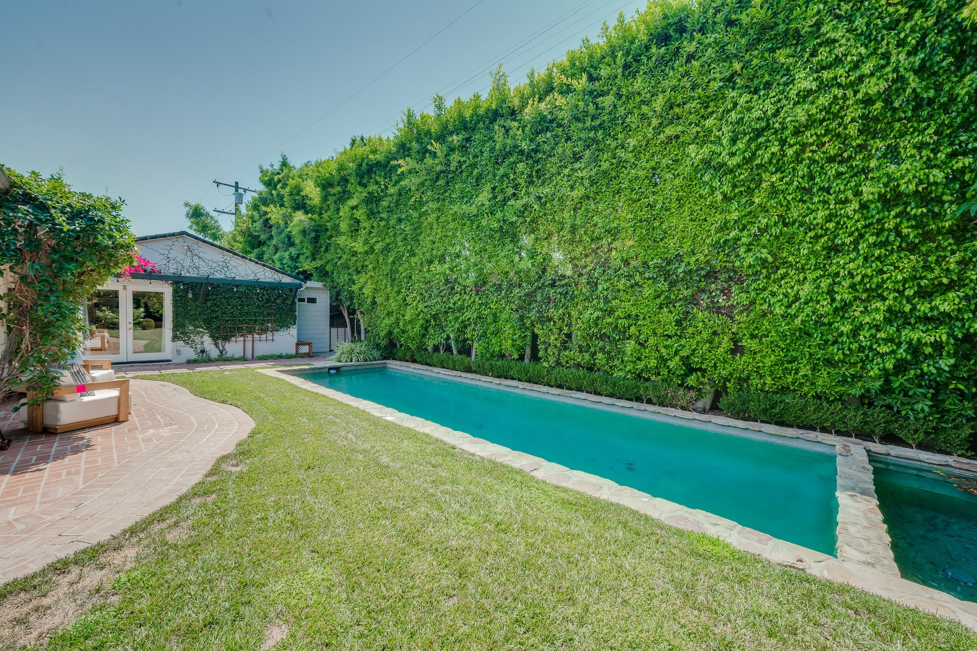 A Hampton's Vibe Traditional Home in Studio City 
