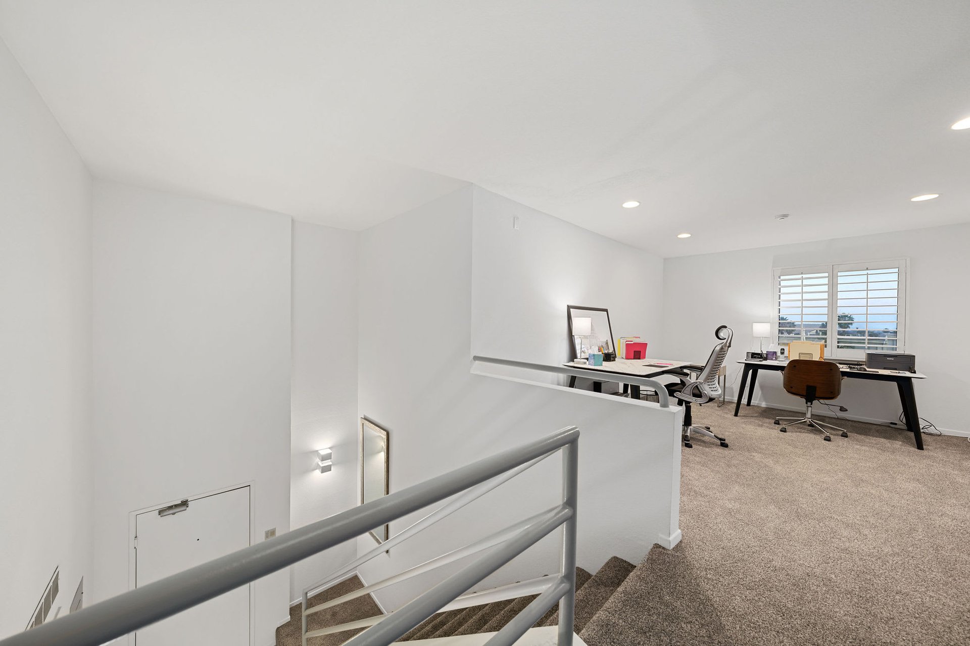 1010 California Ave #307, North of Wilshire