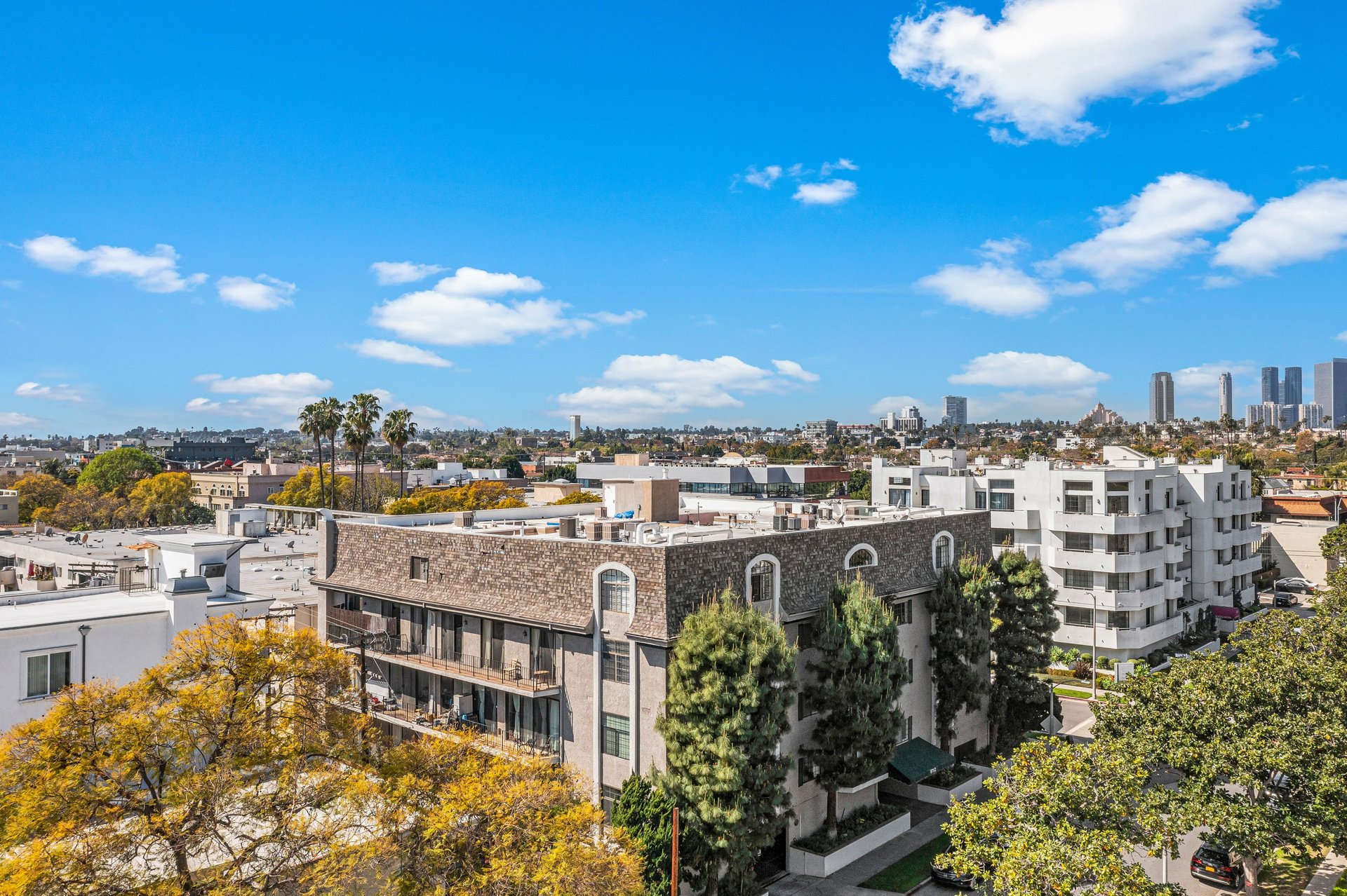 8712 Gregory Way #403, Pico-Robertson