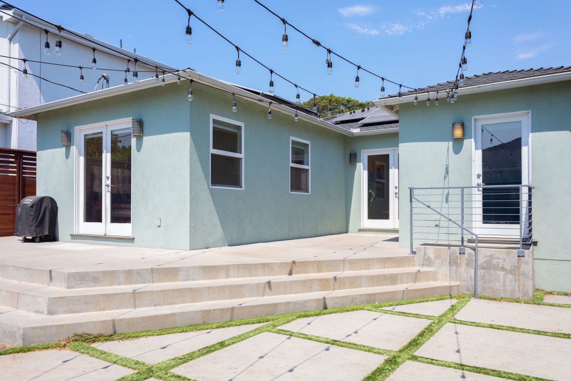 Tranquil Light-Soaked Artist’s Home in Mar Vista