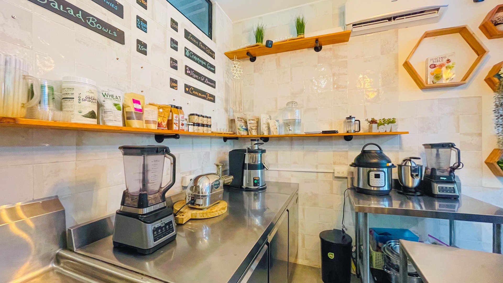 Juice Bar for Sale in Ojochal, Costa Rica | Turnkey Business Opportunity