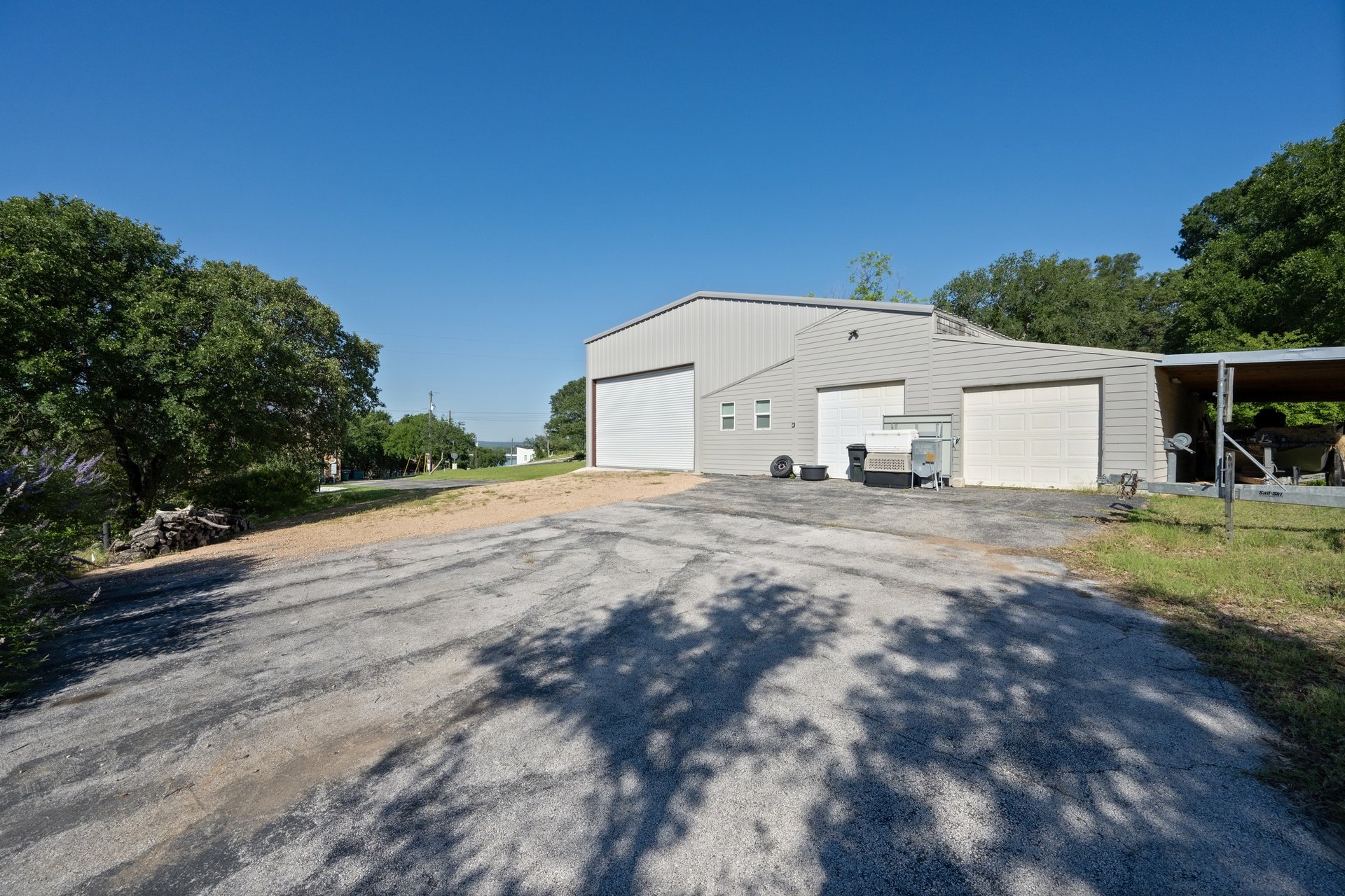 401 Crestview Drive and 309 Cliff Circle