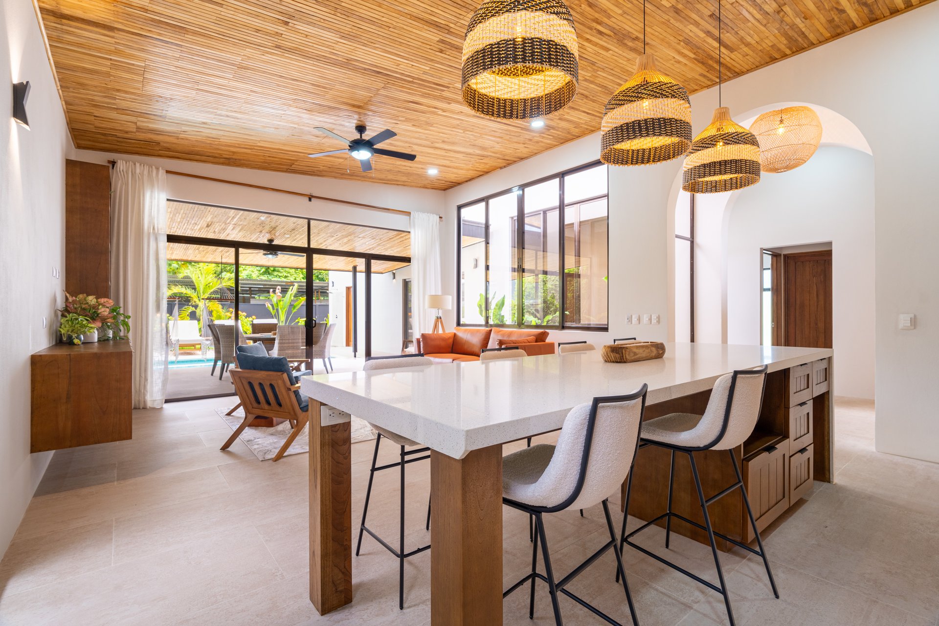 Uvita Tropical Urban Home, New Quality Build!