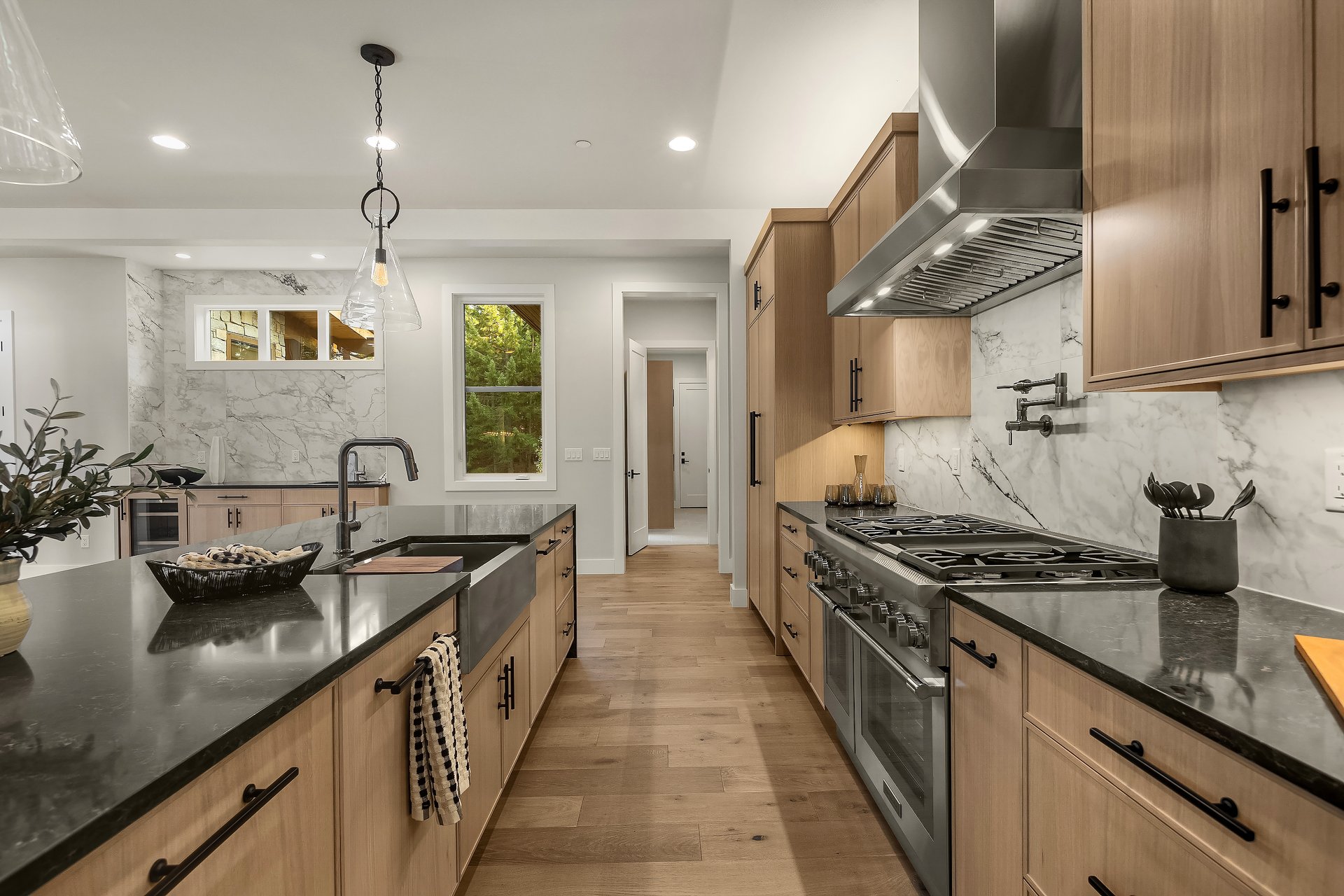 1130 Ruby King Loop