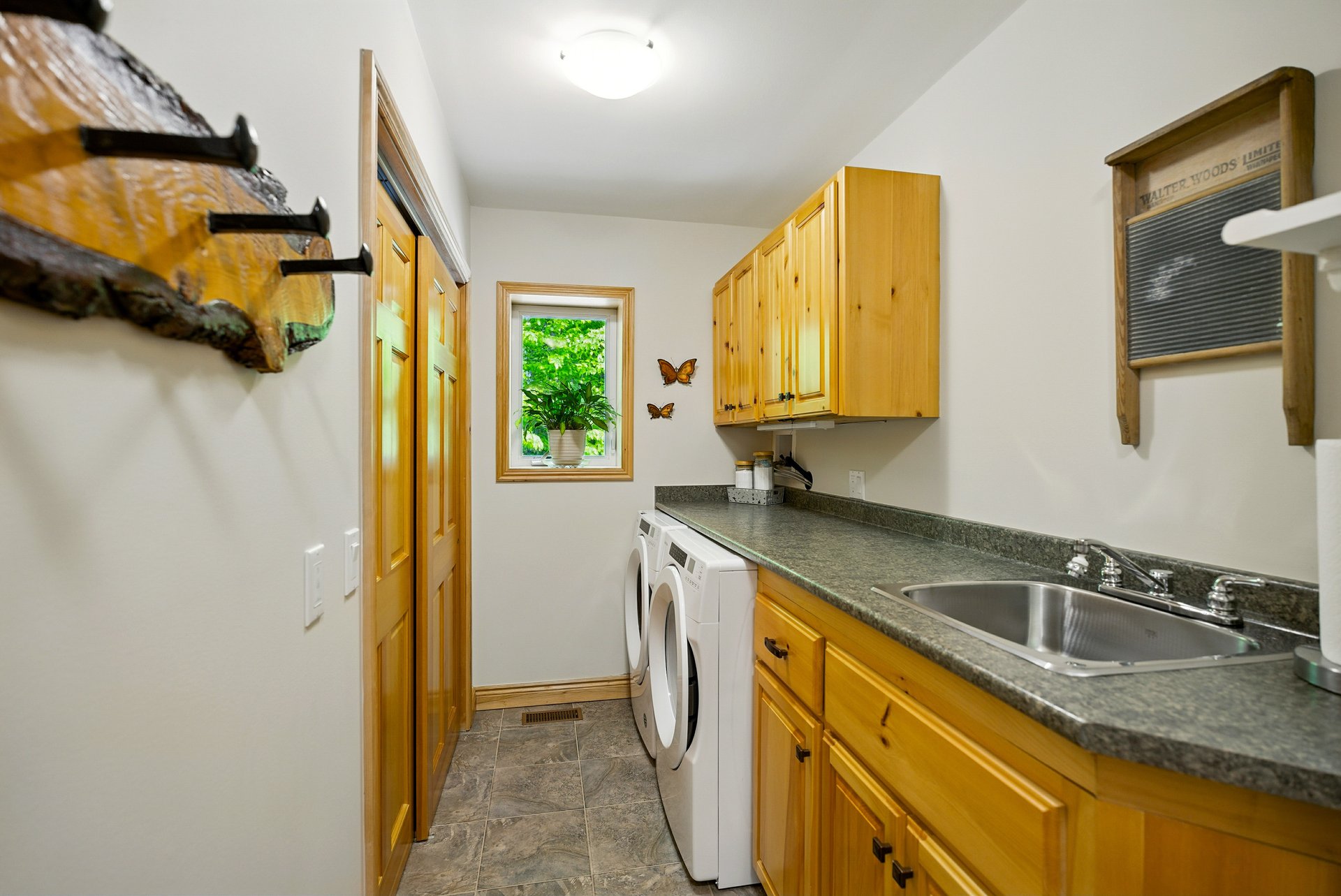 276 Jeffrey Road N, Ryerson