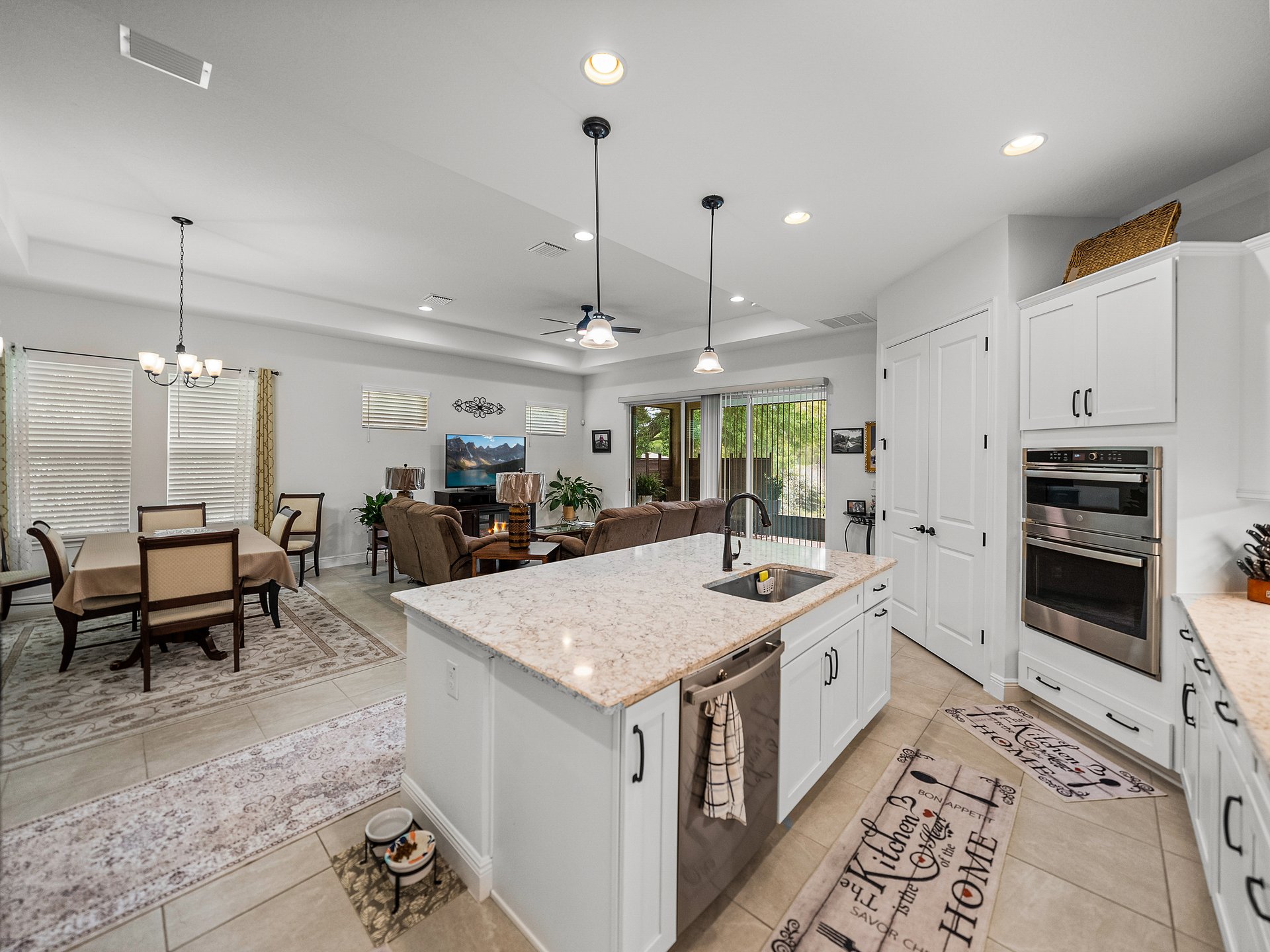 14198 THOROUGHBRED DR