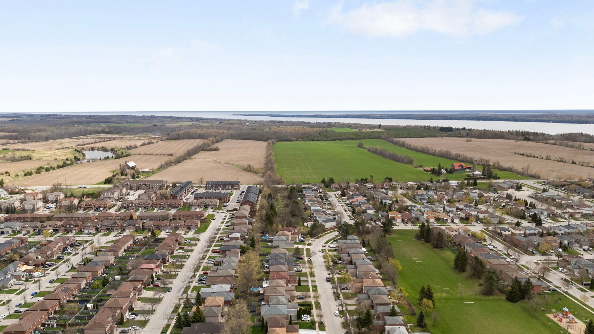 255 Hickling Trail, Barrie