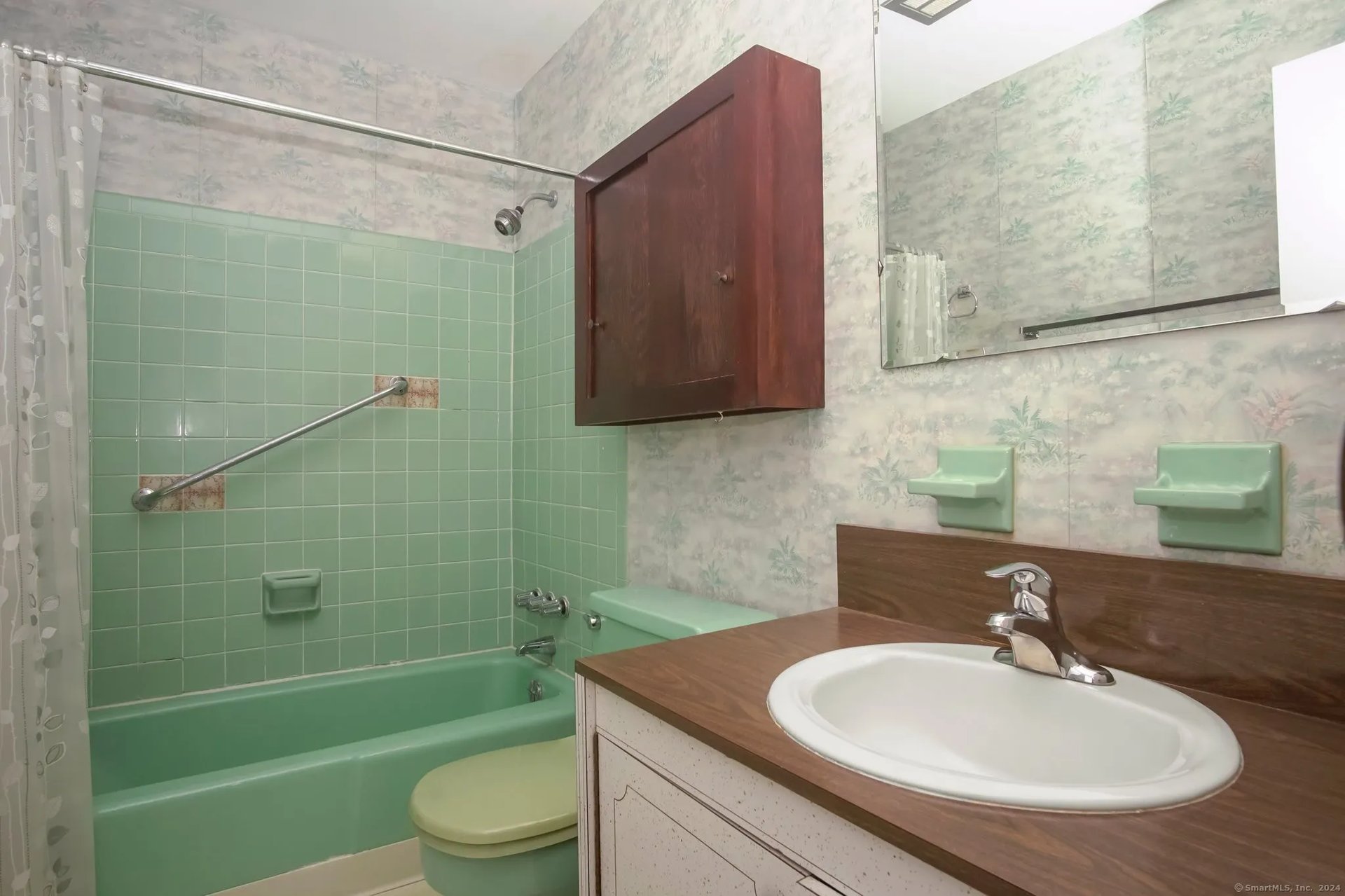 5 Waterbury Road