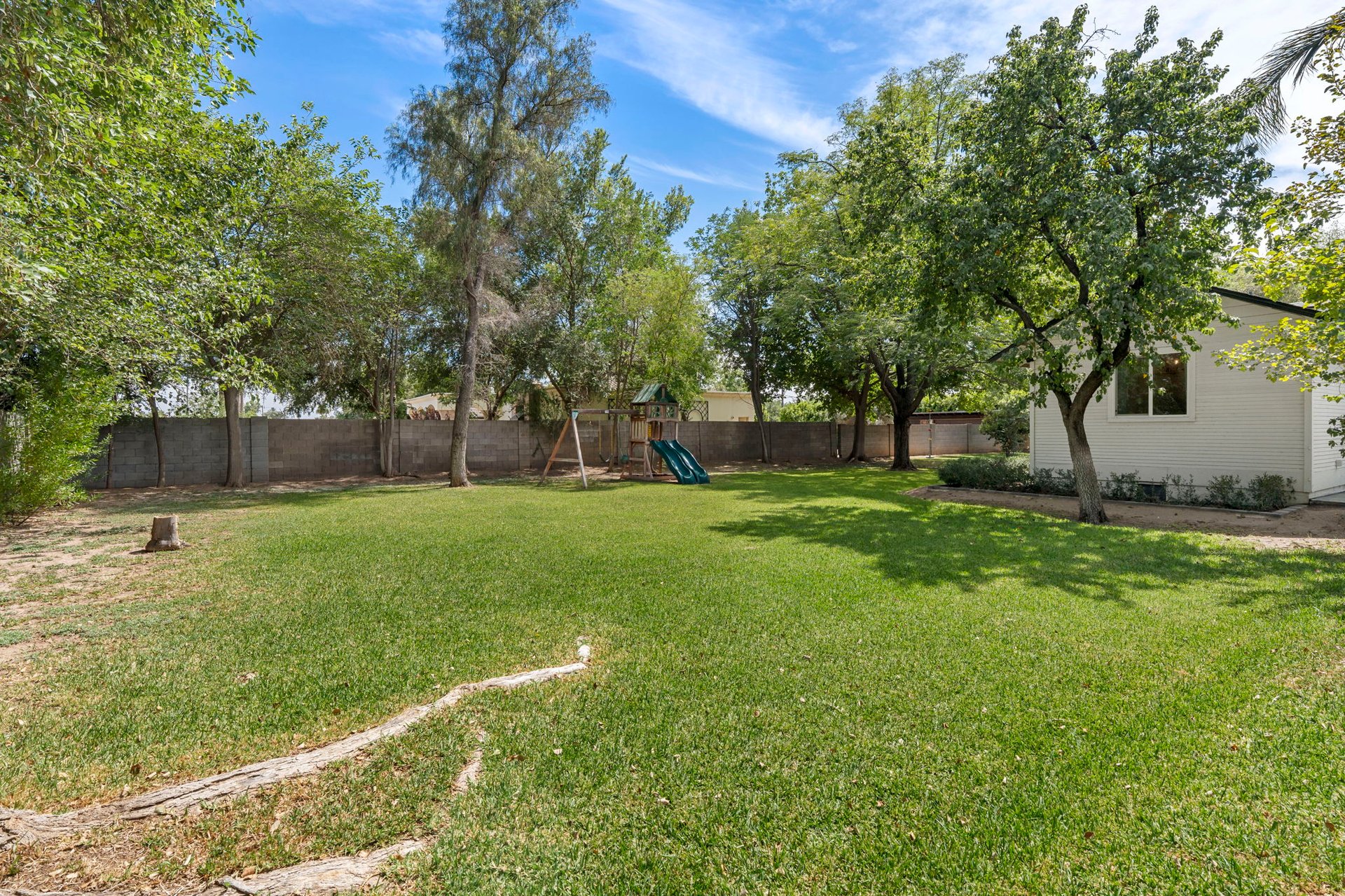 6740 N 7TH Street