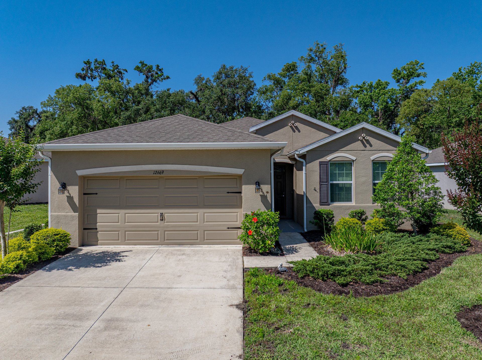 12669 EASTPOINTE DR