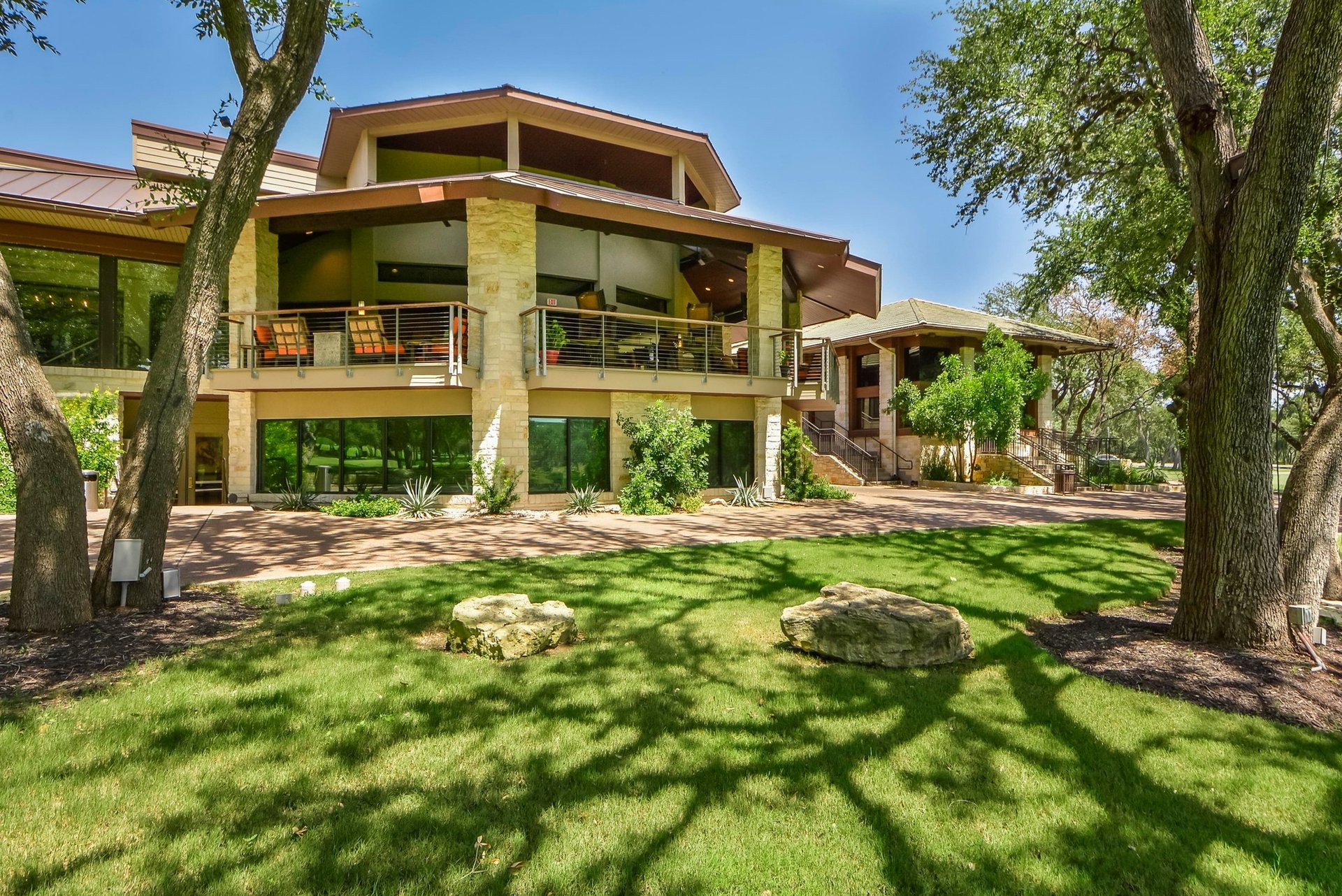60 Autumn Oaks Drive
