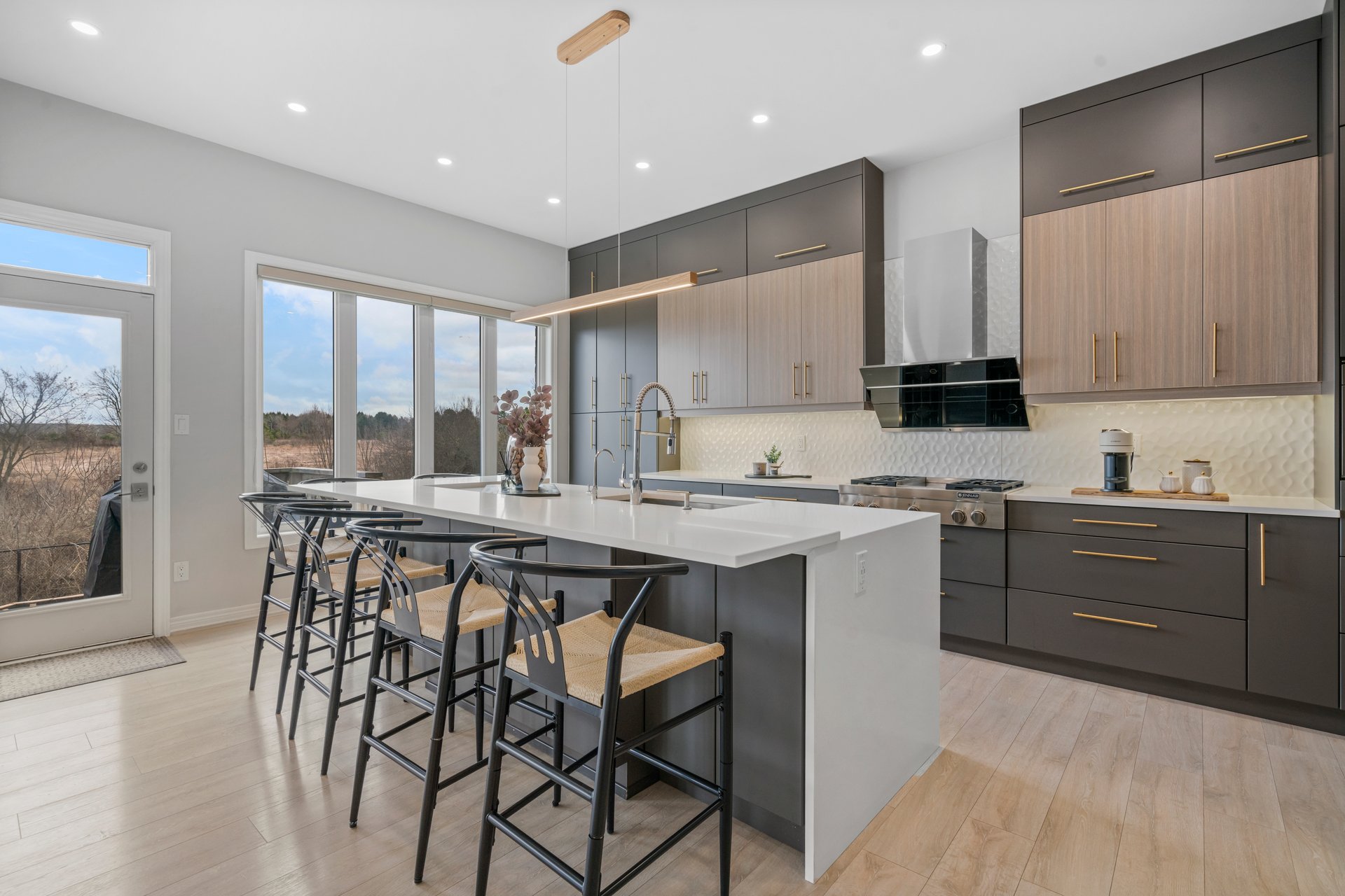 79 Turner Drive E