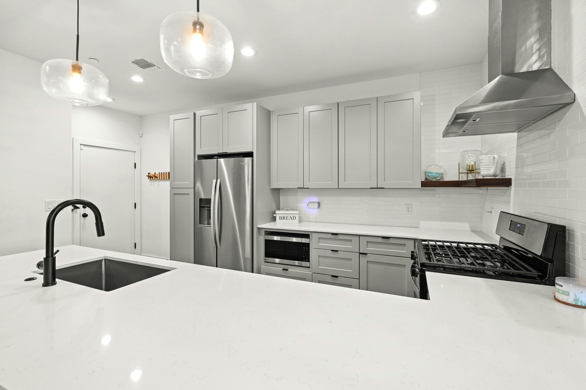 3411 Neal st #2