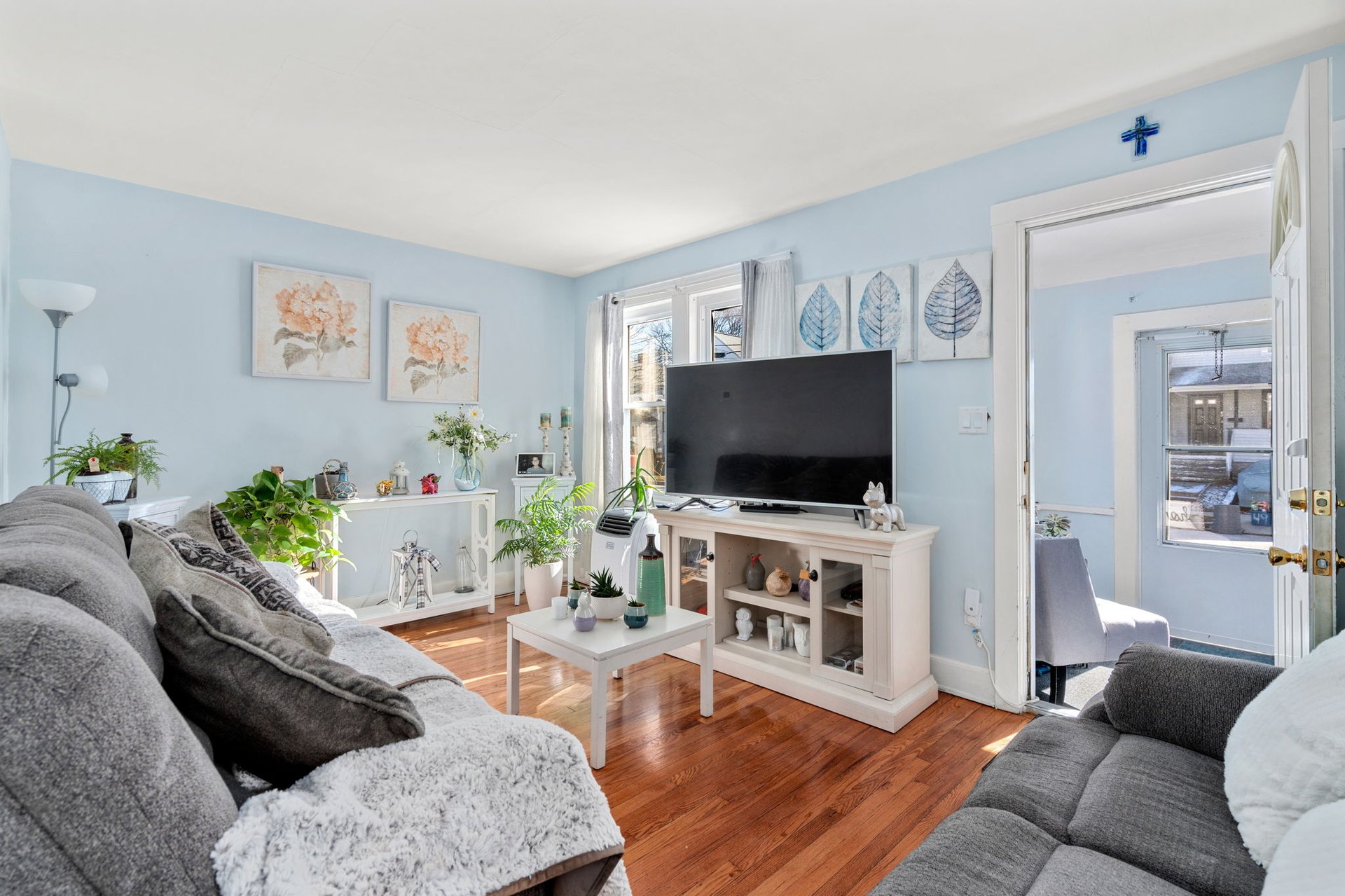 50-52 Whiton Ave