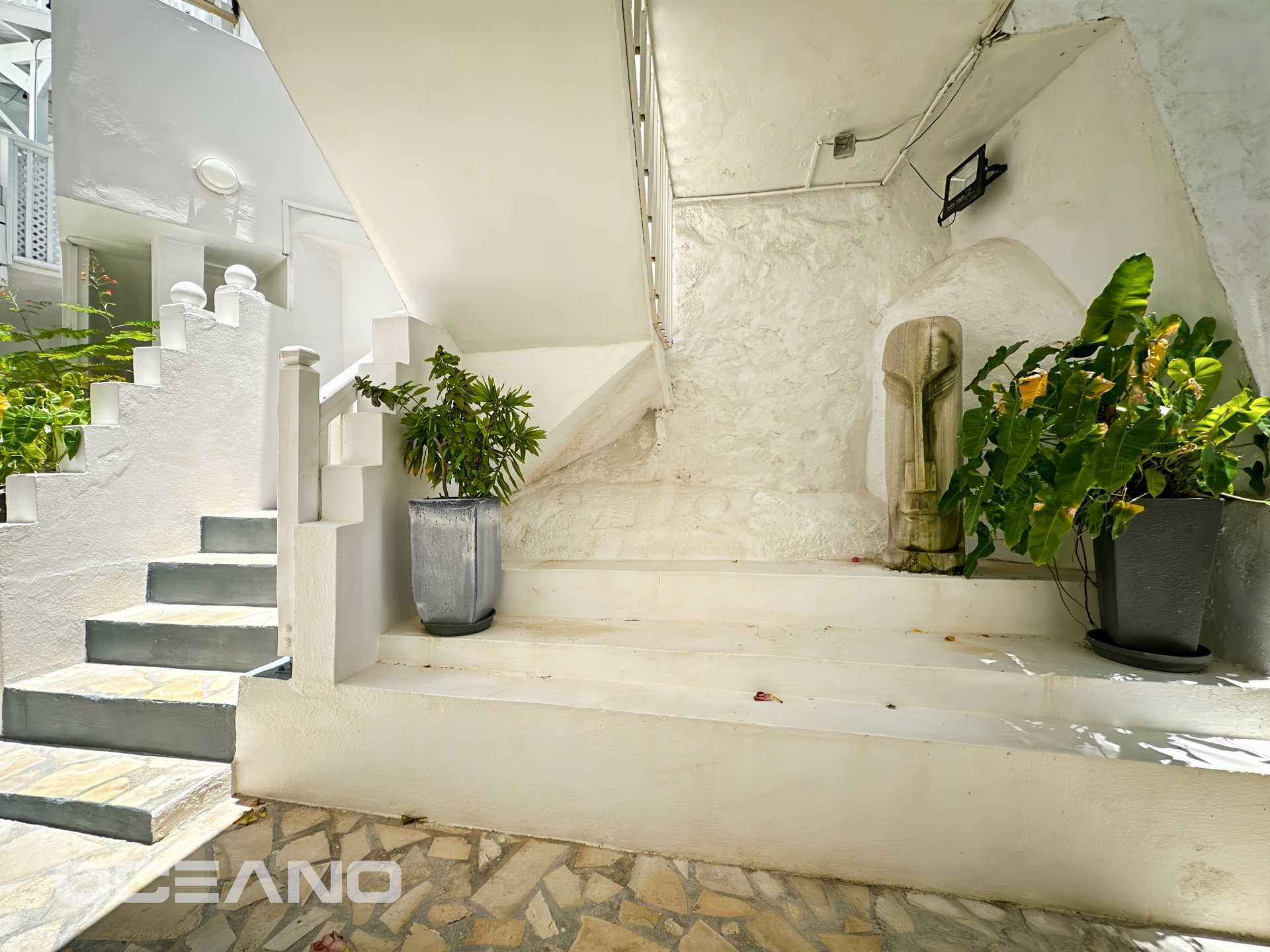 EXCLUSIVE :Set of 4 apartments – one two-bedroom apartment, two one-bedroom apartments, and one studio – IDOLEM Residence, Charm & Potential – IDOLEM Residence, Charm & Potential