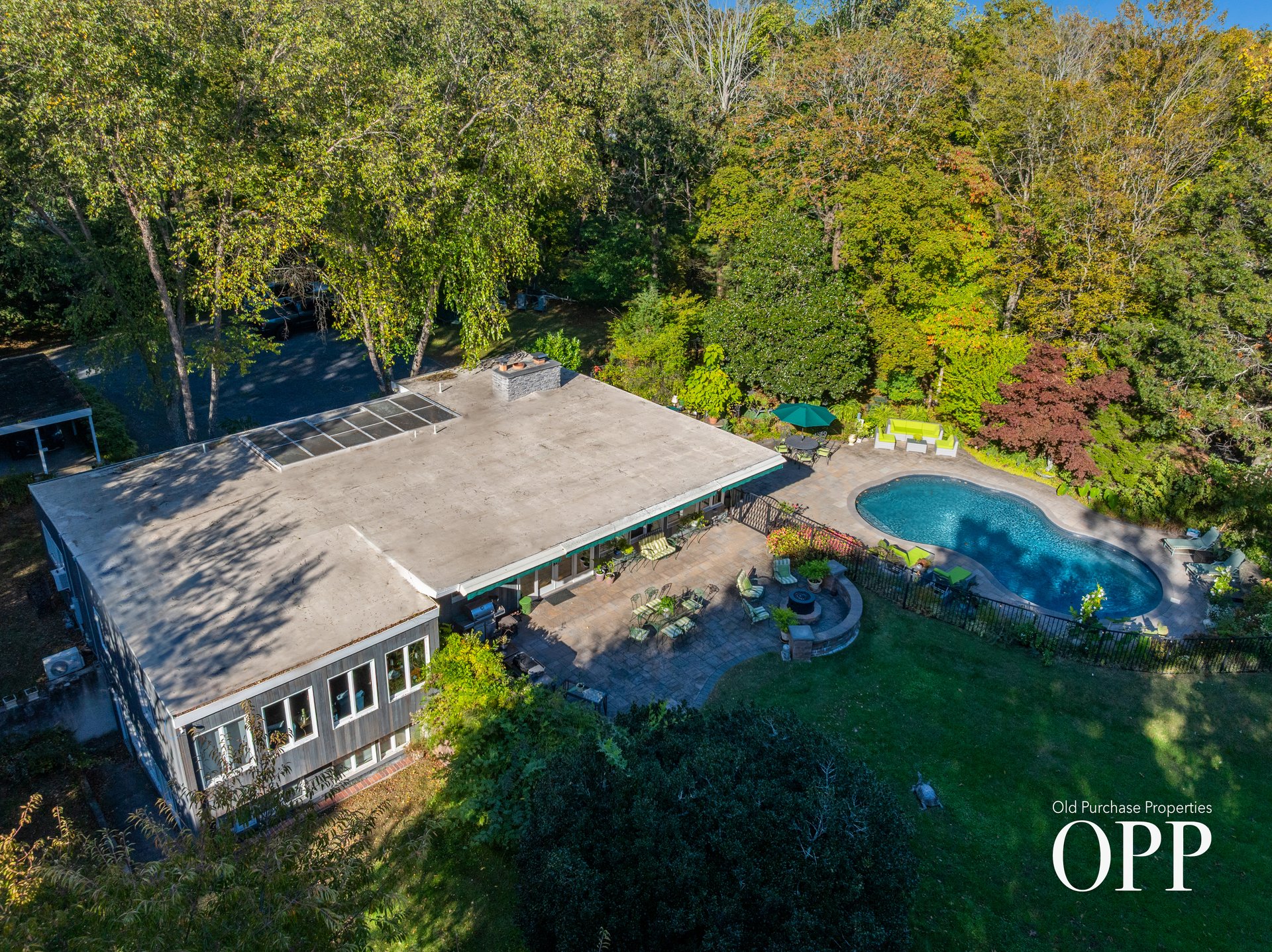 Hollywood: A Waterfront Modernist Retreat on 3.5 Acres