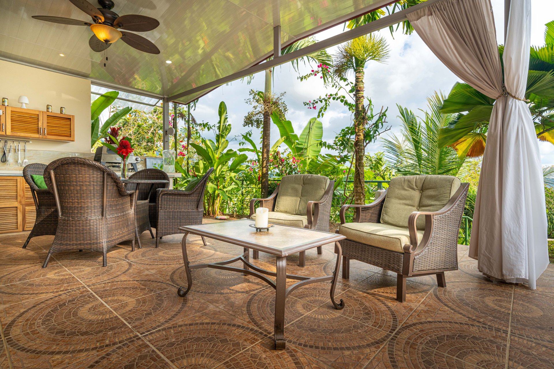 Expansive Ocean Views, Central Ojochal - 3 bed, 3 bath!