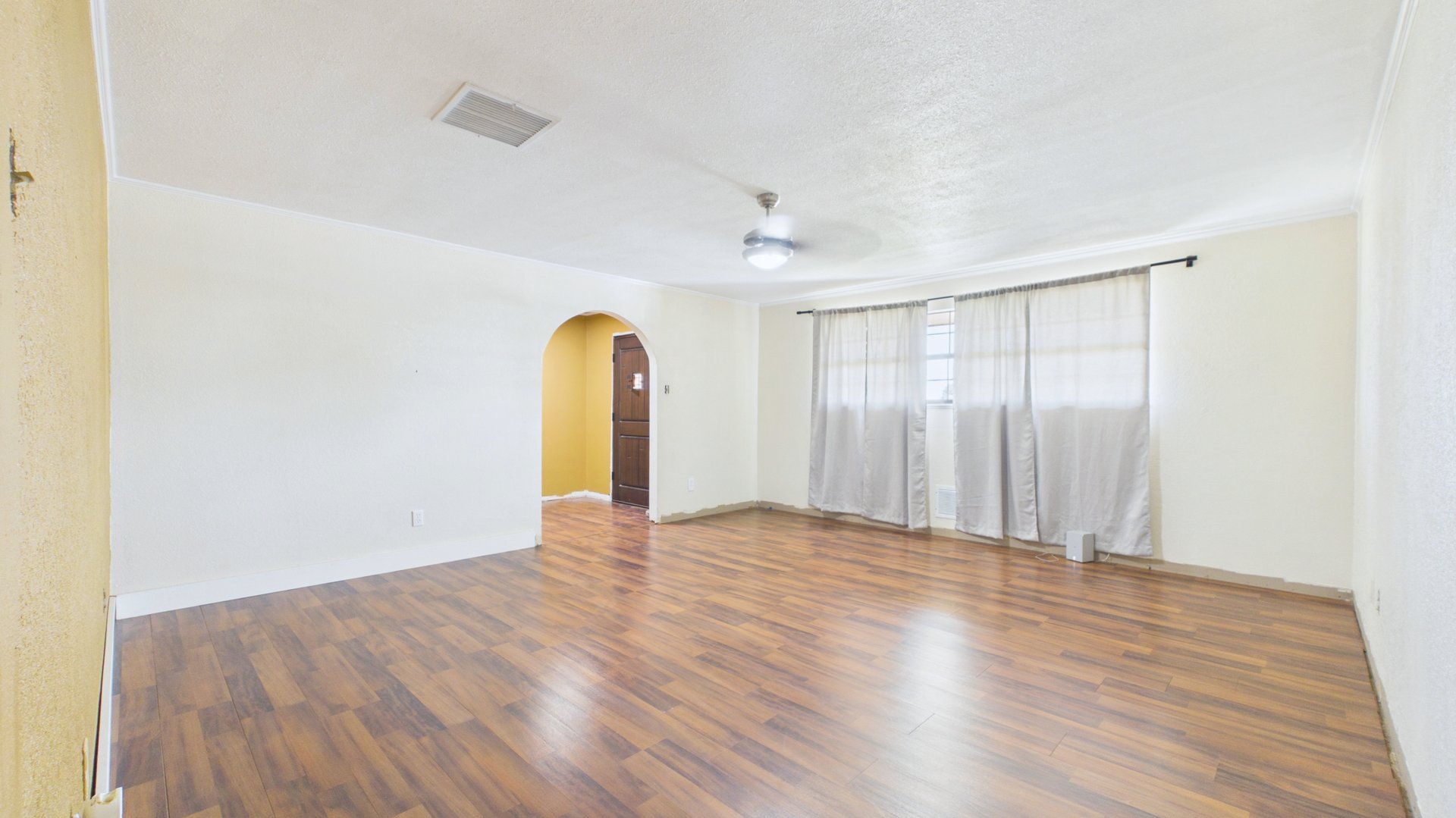 1015 W Normandy Dr