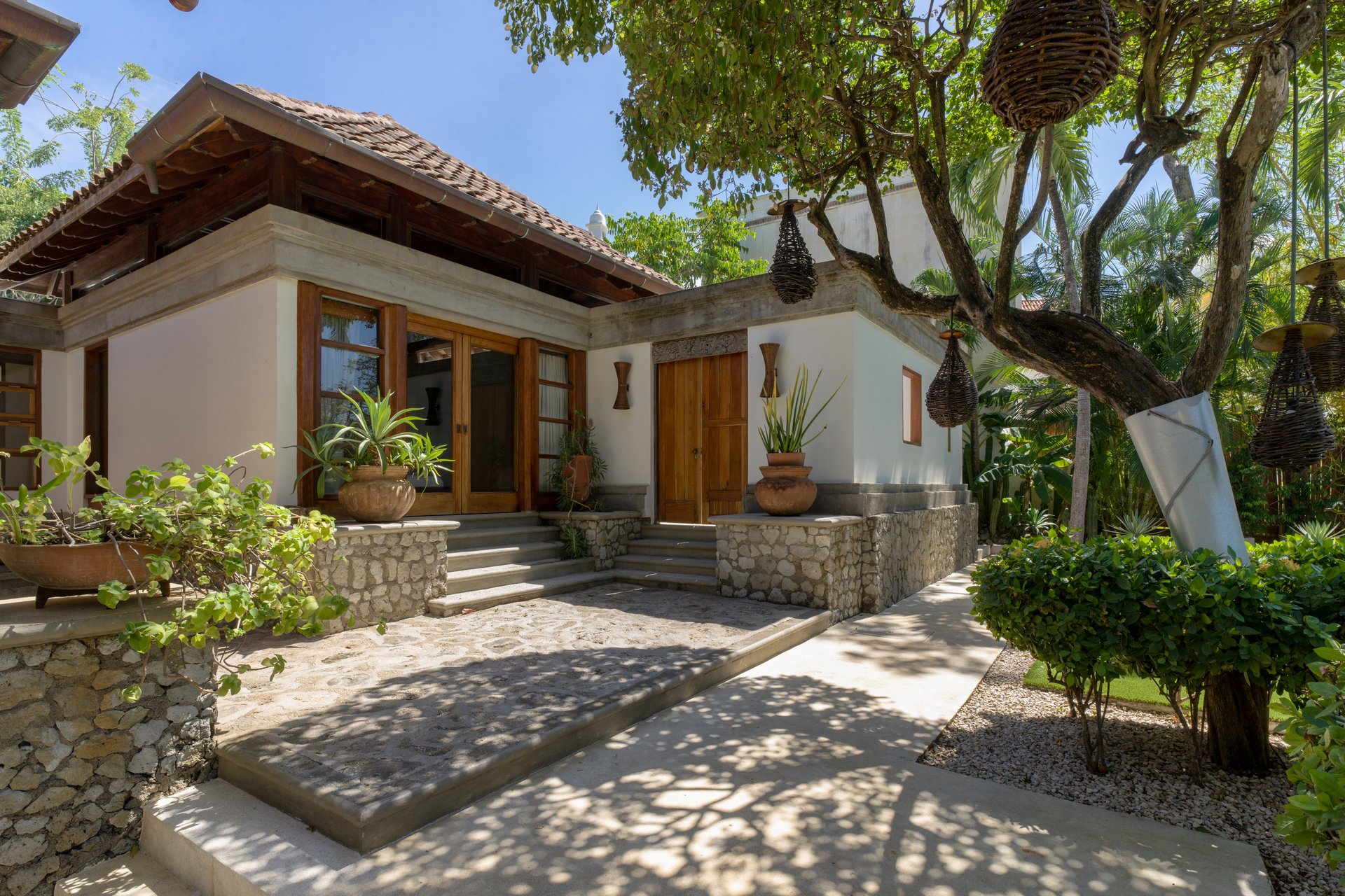 Villa Serena | Oceanfront Luxury in Playa Langosta