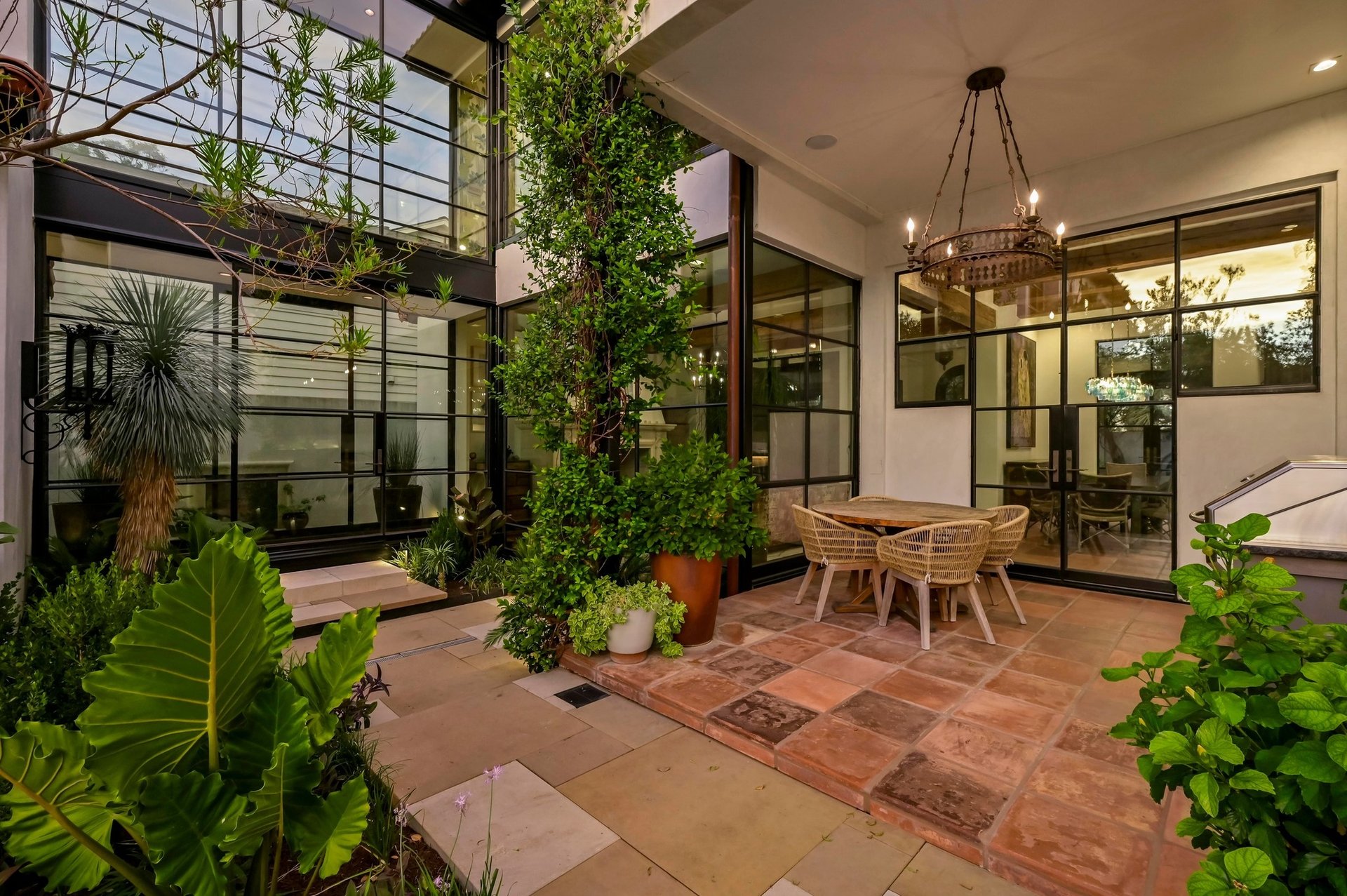 1308 Meriden Lane 