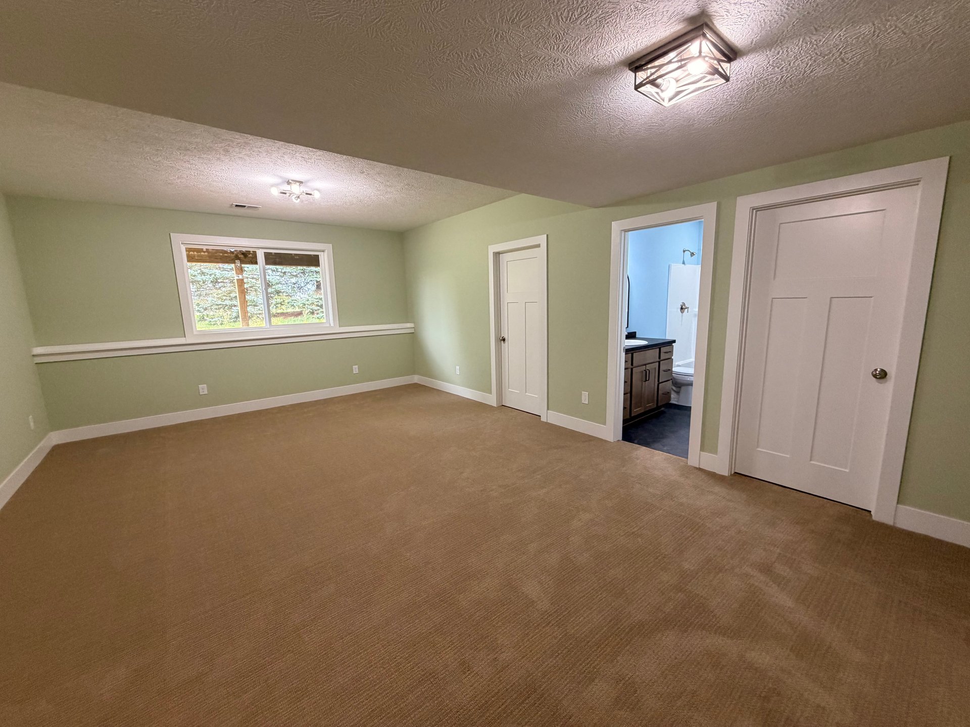 961 Windjammer Ct