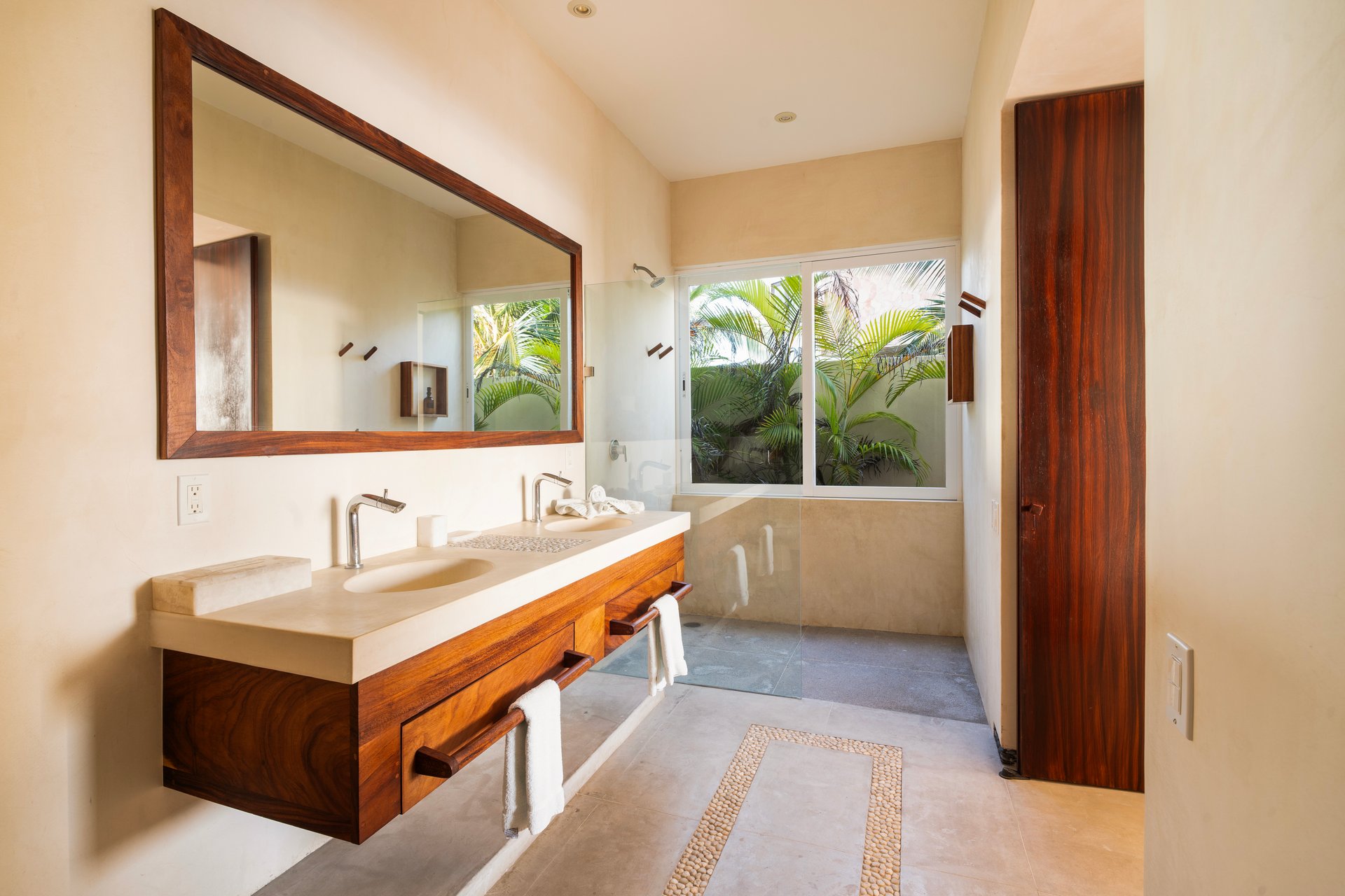Marea Beachfront Villa C13