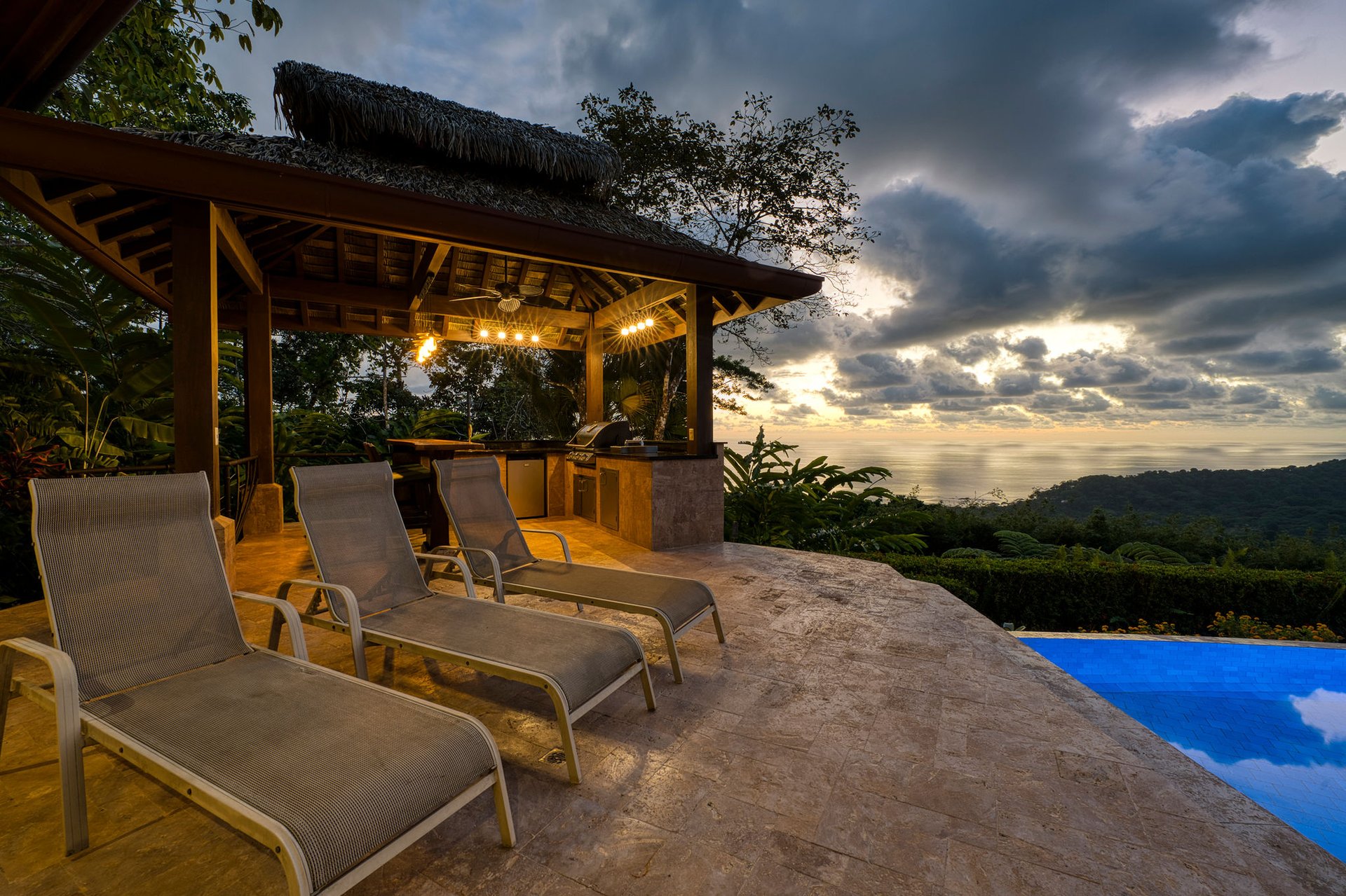 Casa Bambú – LUXURY 5 BEDROOM ESTATE WITH EXCEPTIONAL OCEAN VIEWS