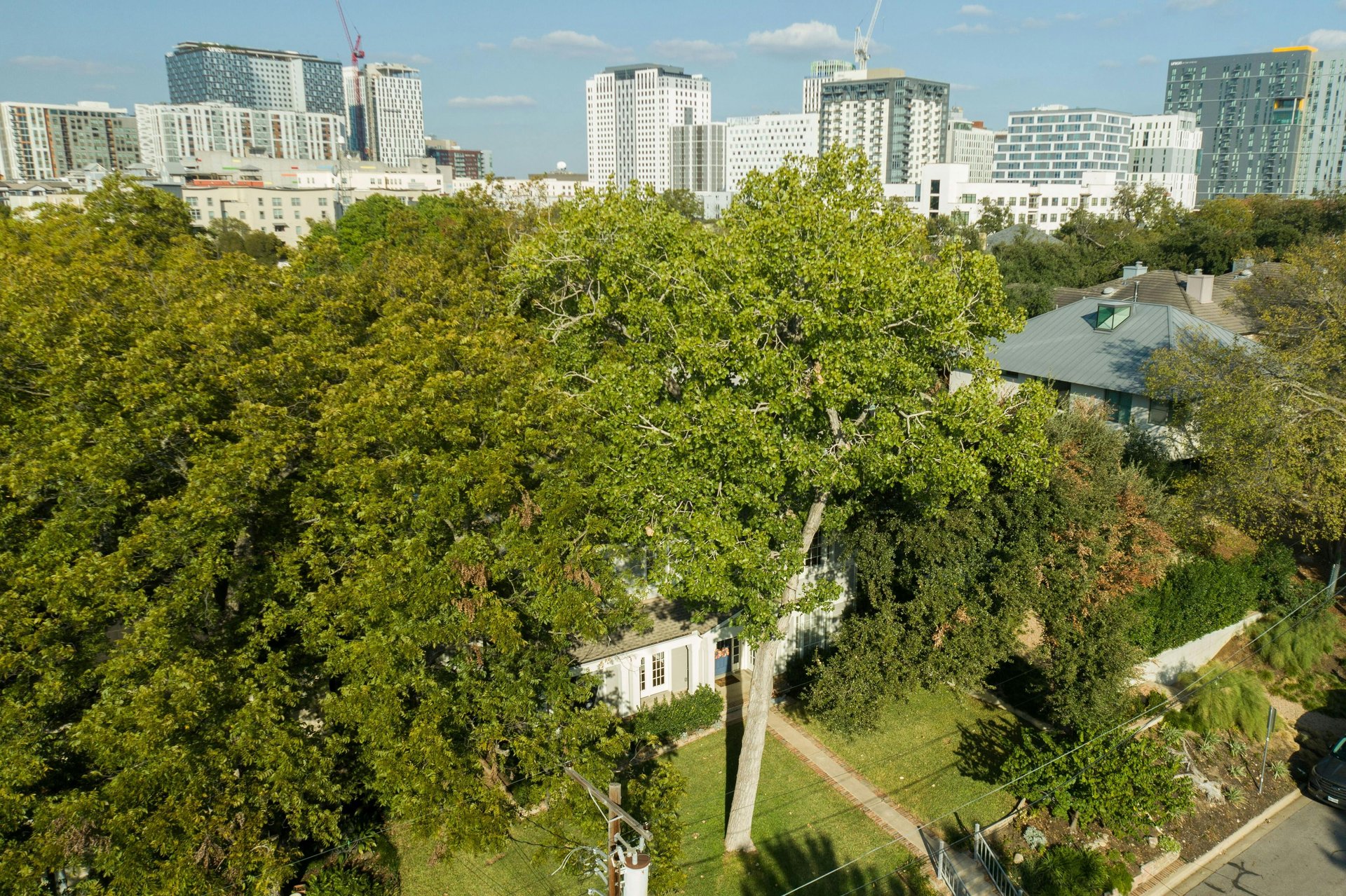 908 W 18th Street 
