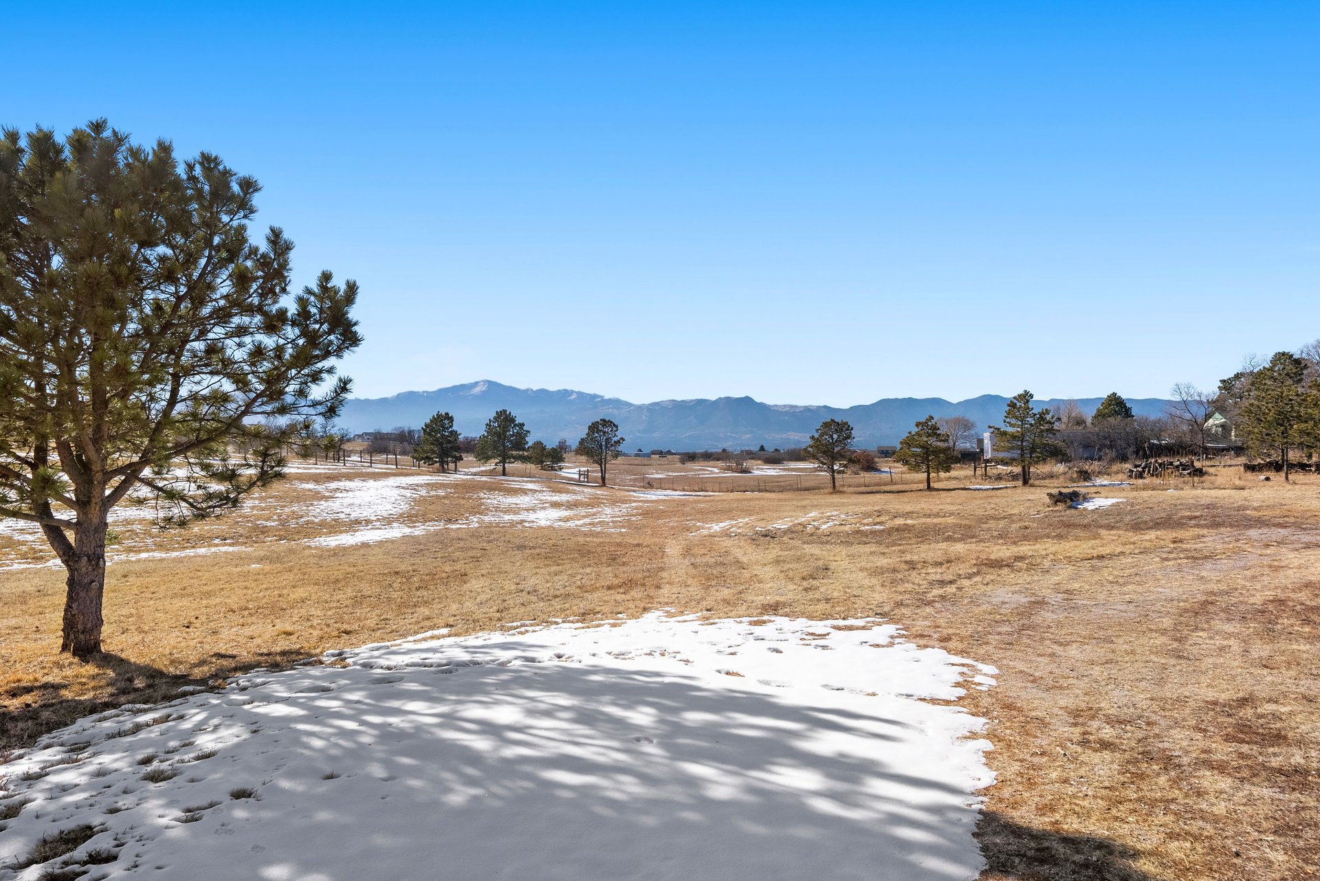 4255 Arrowhead Drive