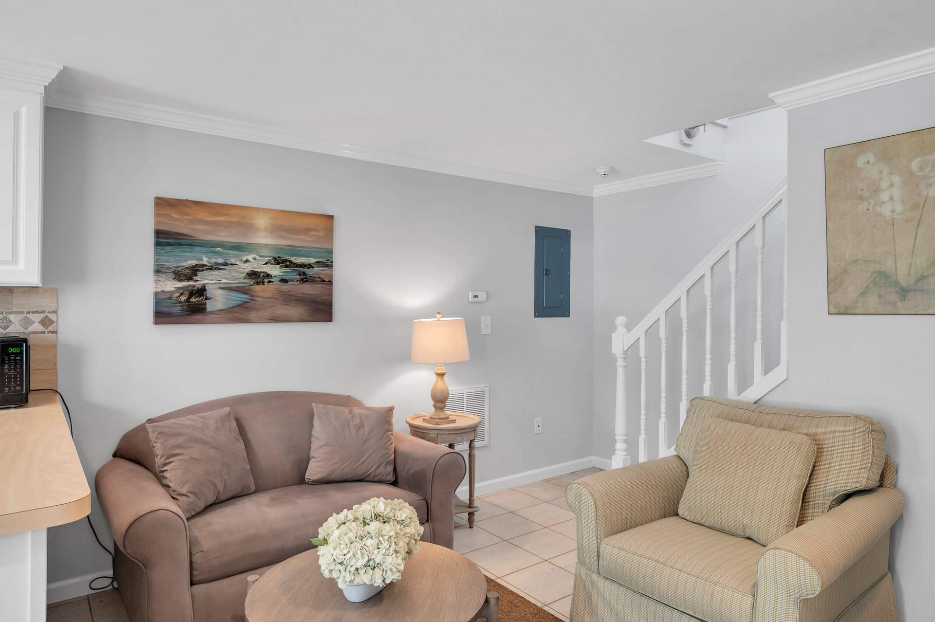 One Bedroom Condo With Outside Seating Area