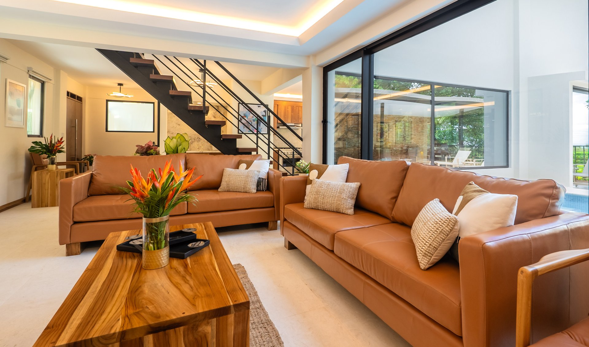 Grand luxury 9 bedroom, 9.5 bath Rainforest & Mountain View Estate near Marina Pez Vela