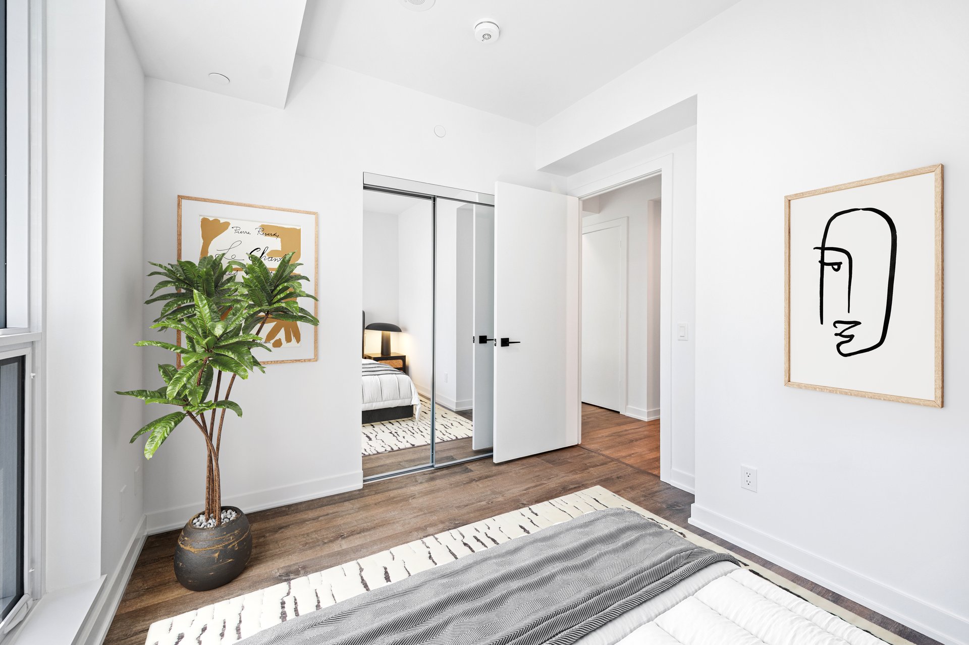 327 King Street W, Toronto C01