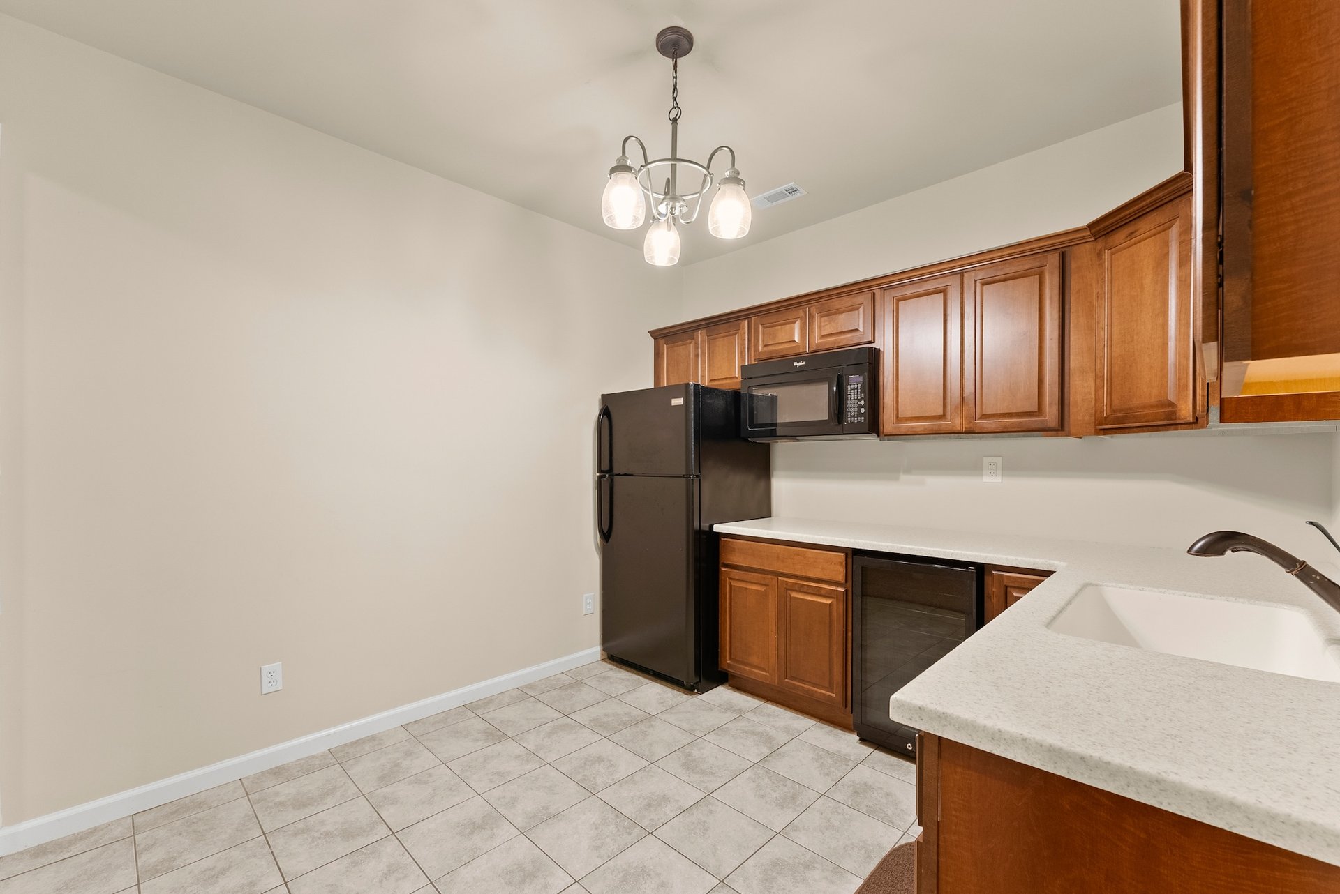 7534 Mossy Log Ct, Flowery Branch, GA 30542