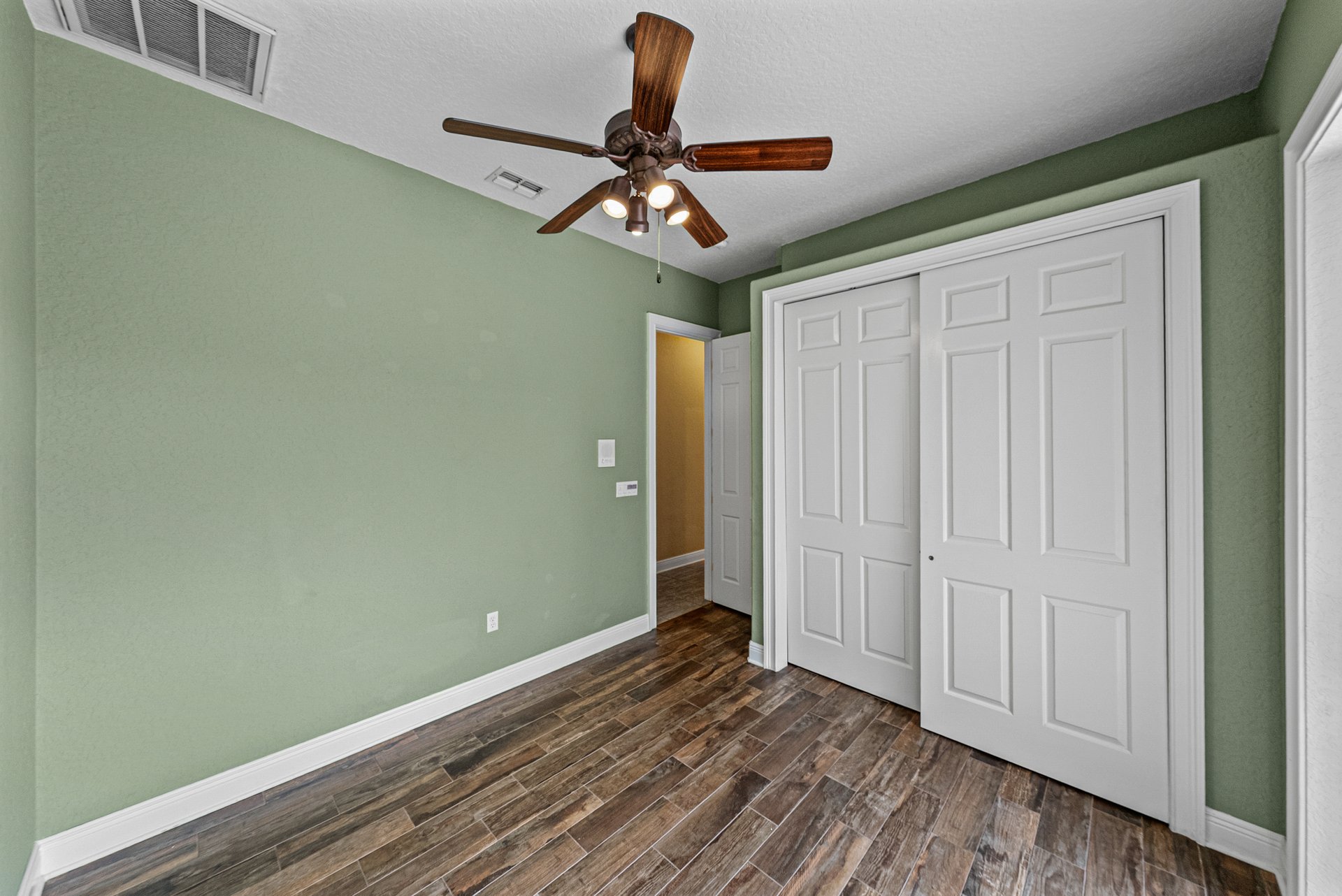 12231 WOODLANDS CIR