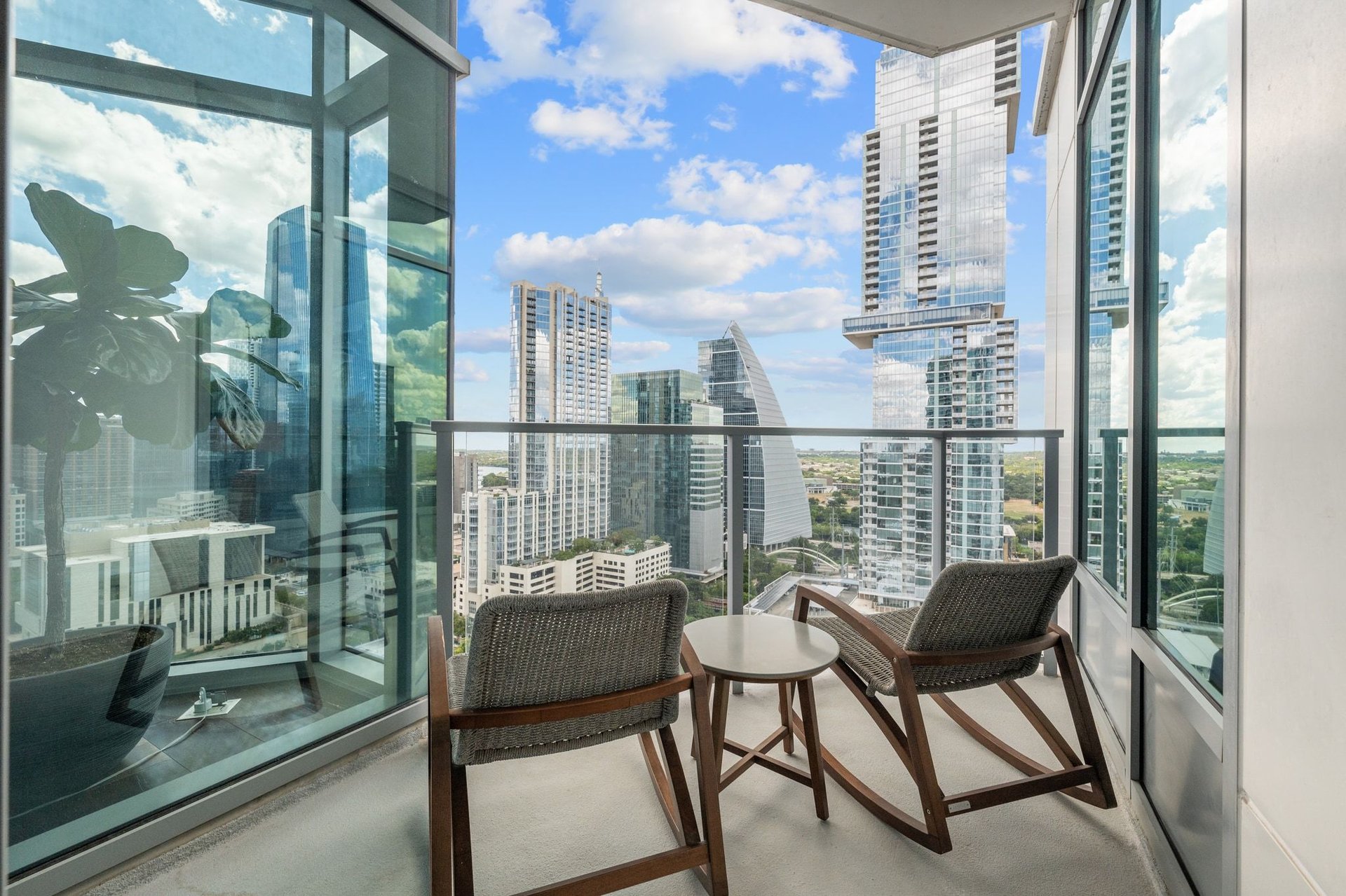 501 West Ave #2301