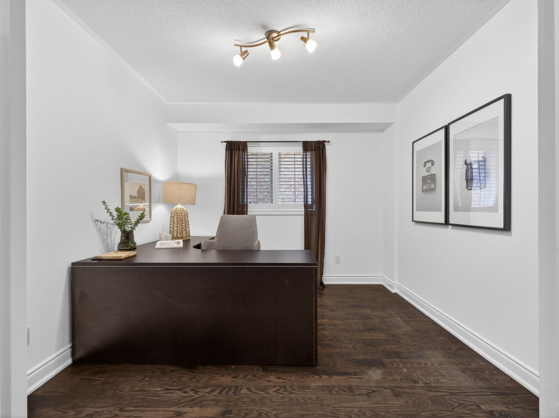 SOLD: Beautifully Landscaped