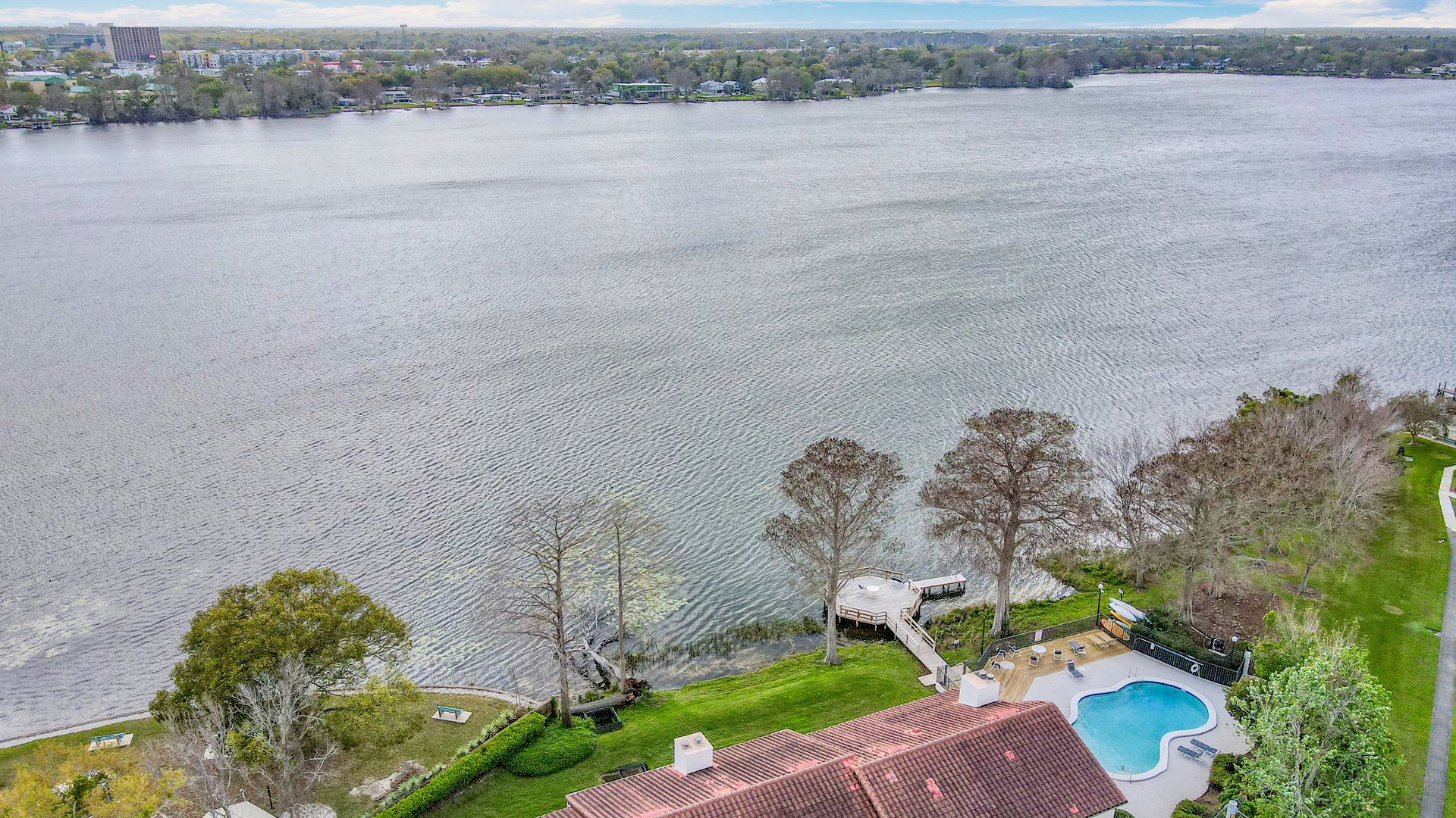 Luxury Lakefront Winter Park Condominium for Lease