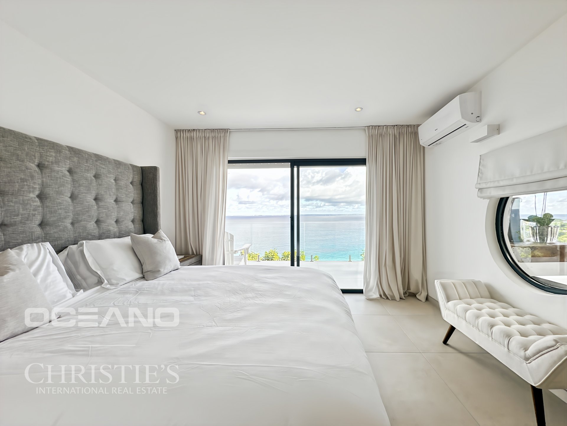 Cliffside Villa - Mont Rouge