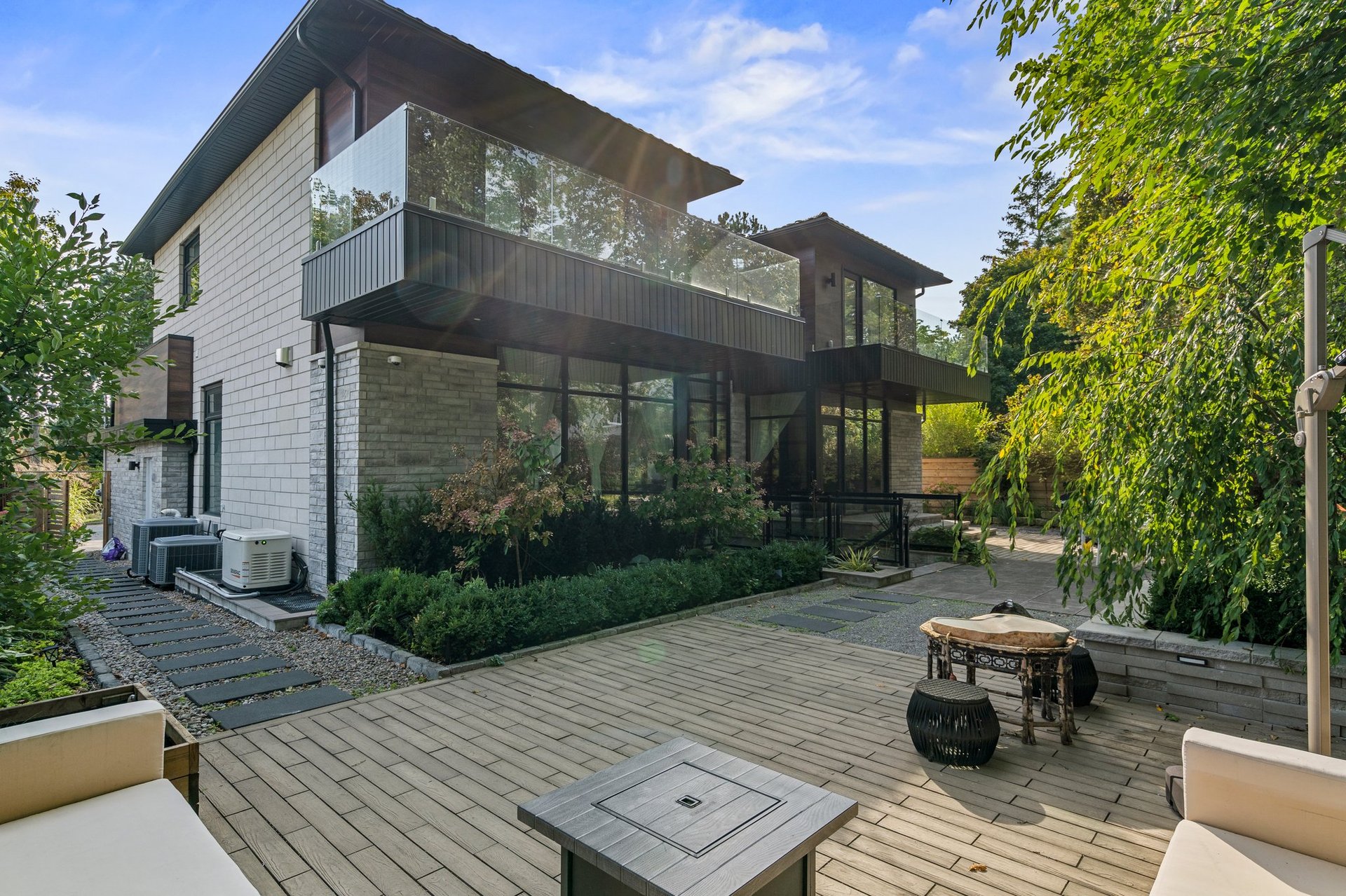 SOLD: Modern Architectural Profile