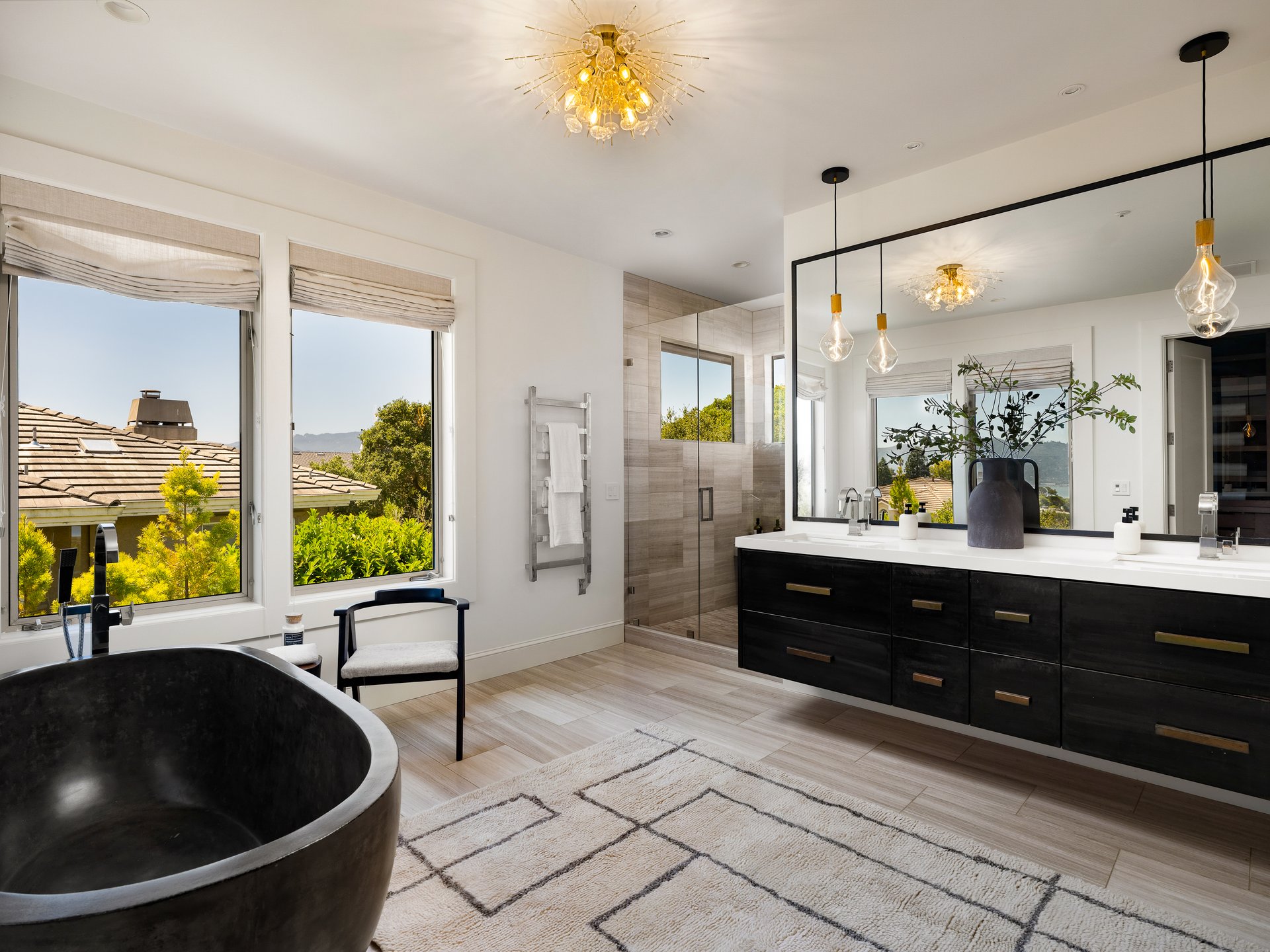 Architectural Modernism, Bay Views, and Exceptional Outdoor Living