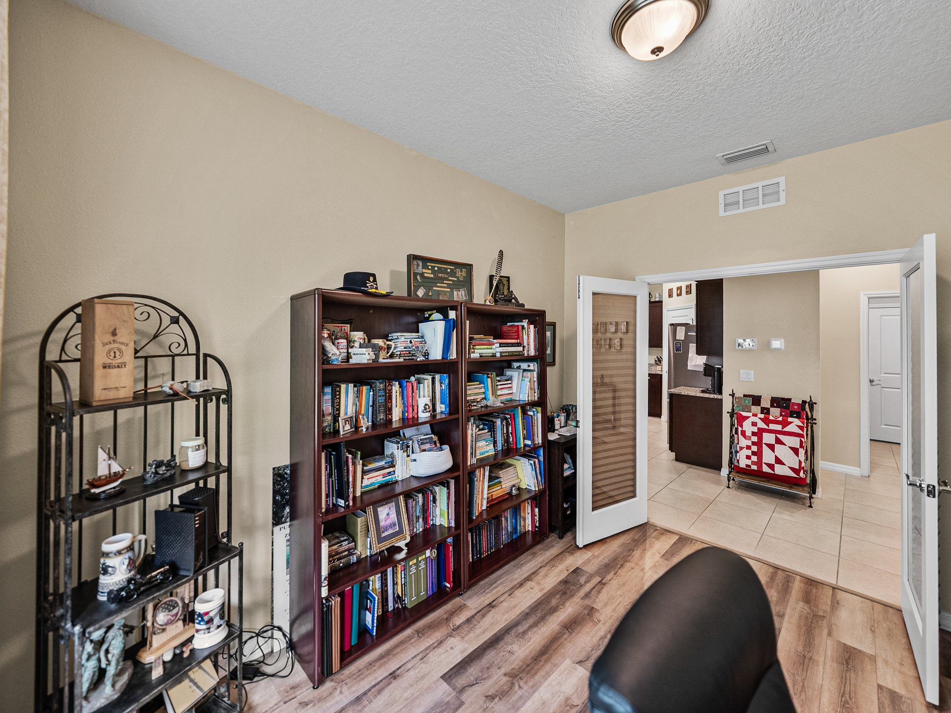 12615 EASTPOINTE DR