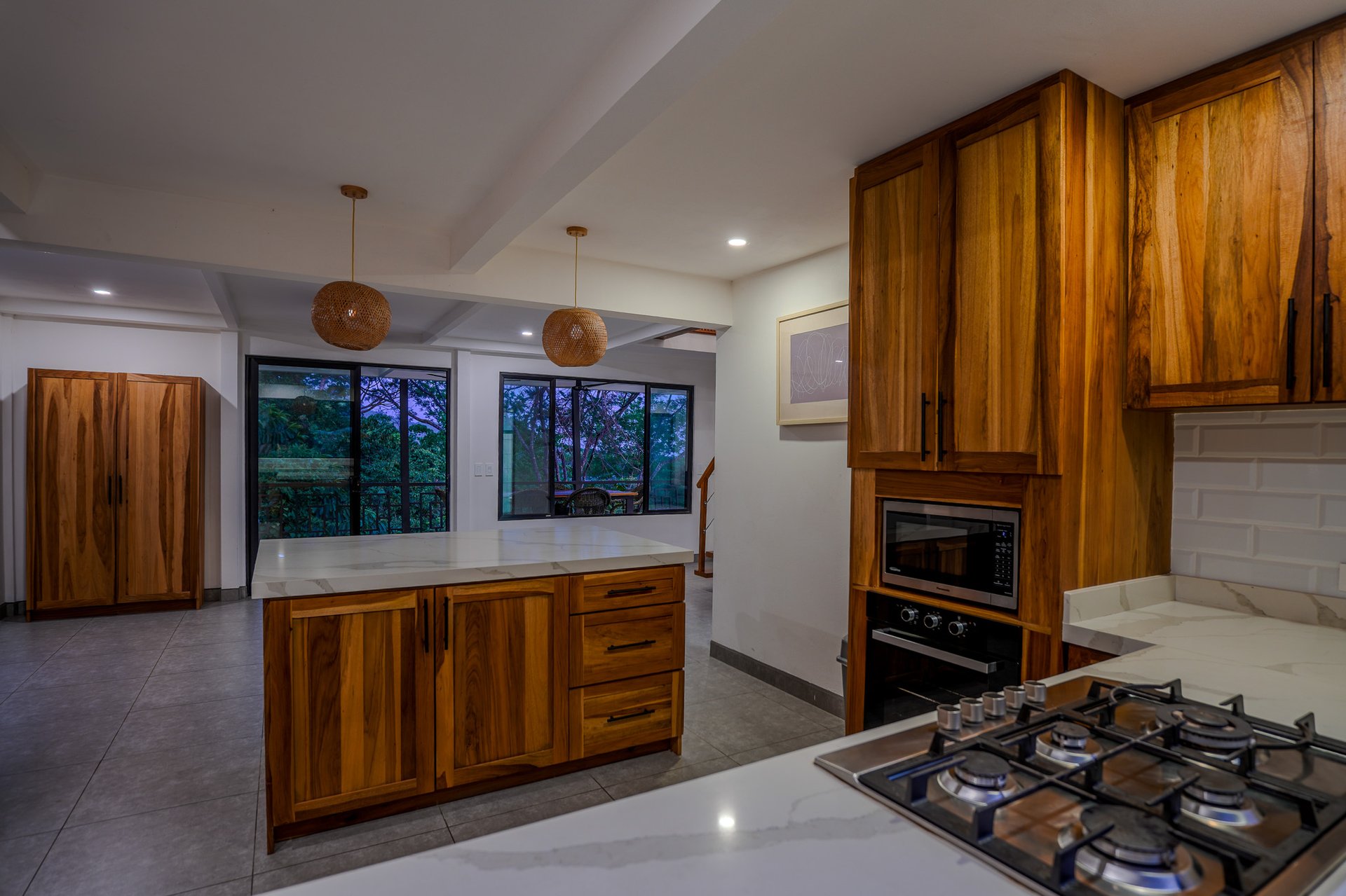 Casa La Roca, Whale's Tail 3 Bedroom Home In Uvita!